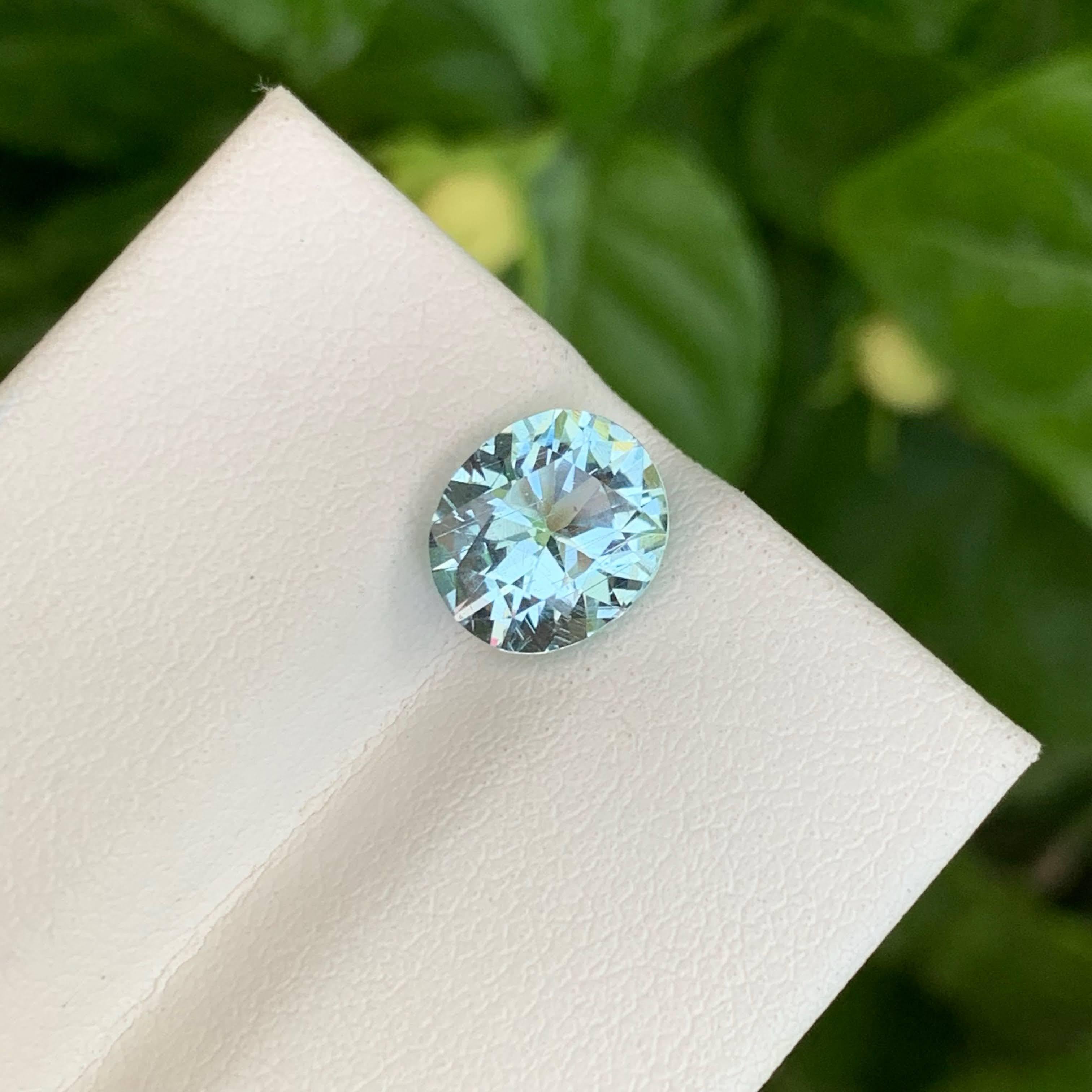 1,65 Karat Natürlicher Lose Meer Blauer Aquamarin Oval Schliff Madagaskars Edelstein im Zustand „Neu“ im Angebot in Bangkok, TH