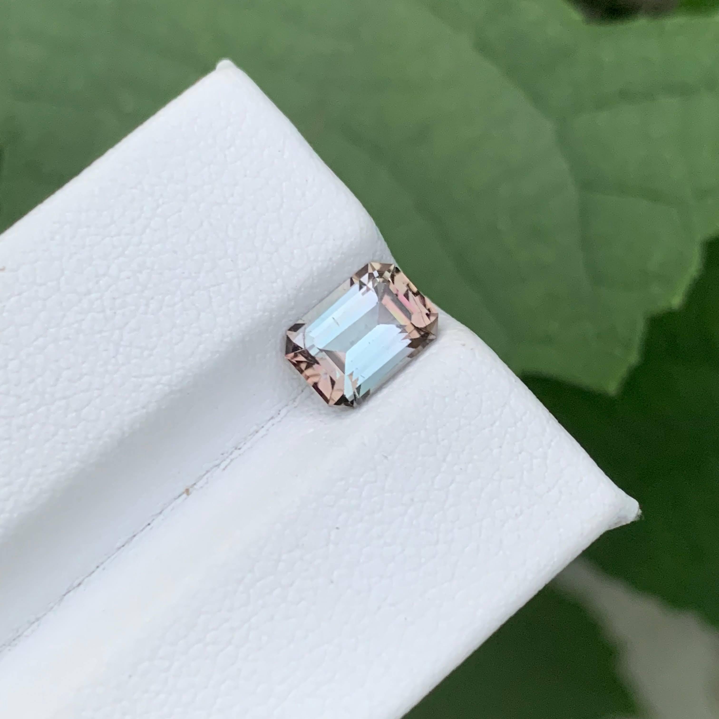 1,65 Karat Natürliche Lose Sonnenuntergang Farbe Turmalin Smaragd Schliff Afrikanischen Edelstein (Smaragdschliff) im Angebot