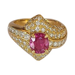 1.65 Carat Pink Sapphire and Diamond Ring Set in 18 Karat Gold