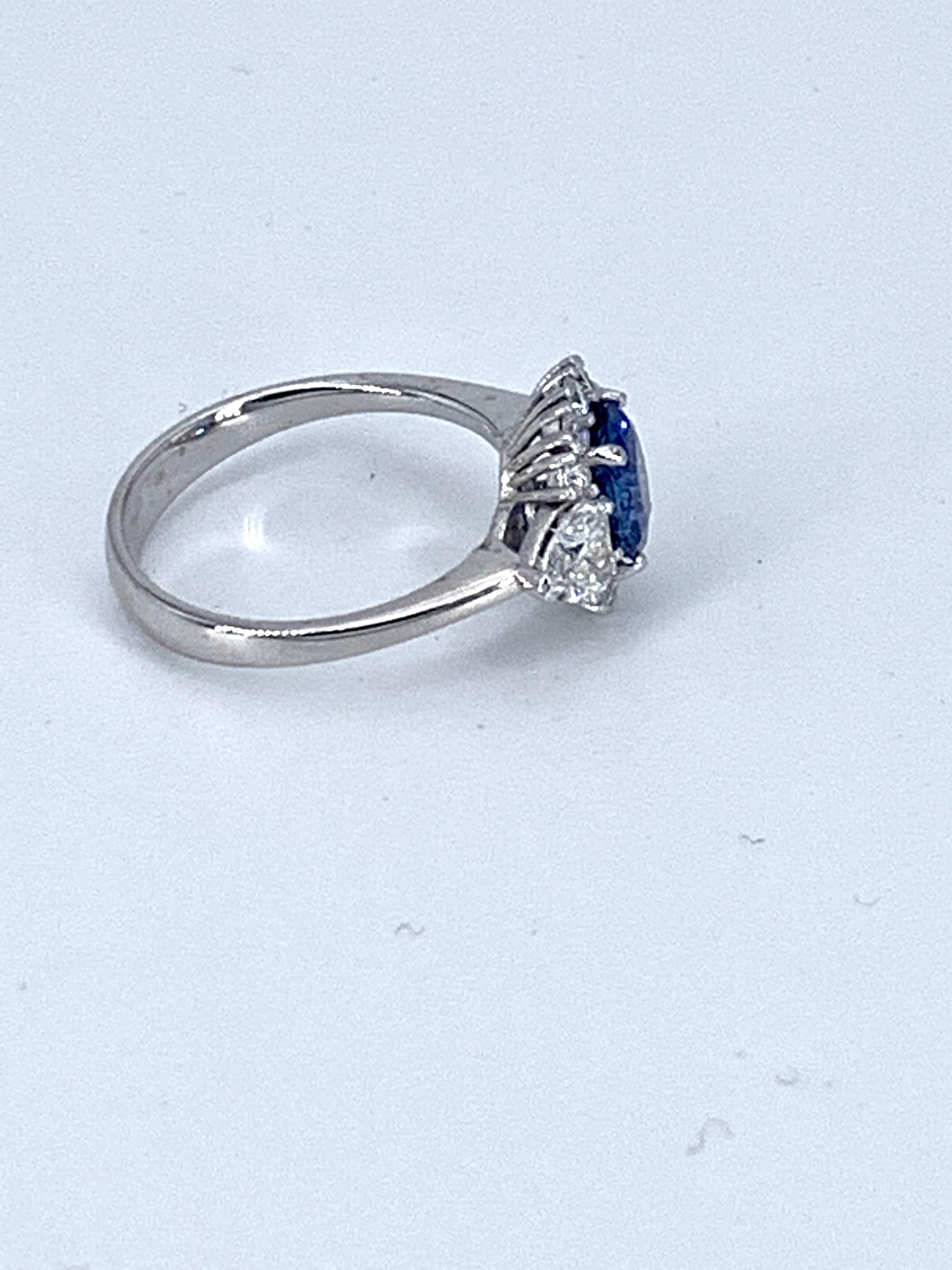 Women's or Men's Contemporary 1.65 Carat Sapphire & 1.25 Carat Engagement Diamond Ring For Sale