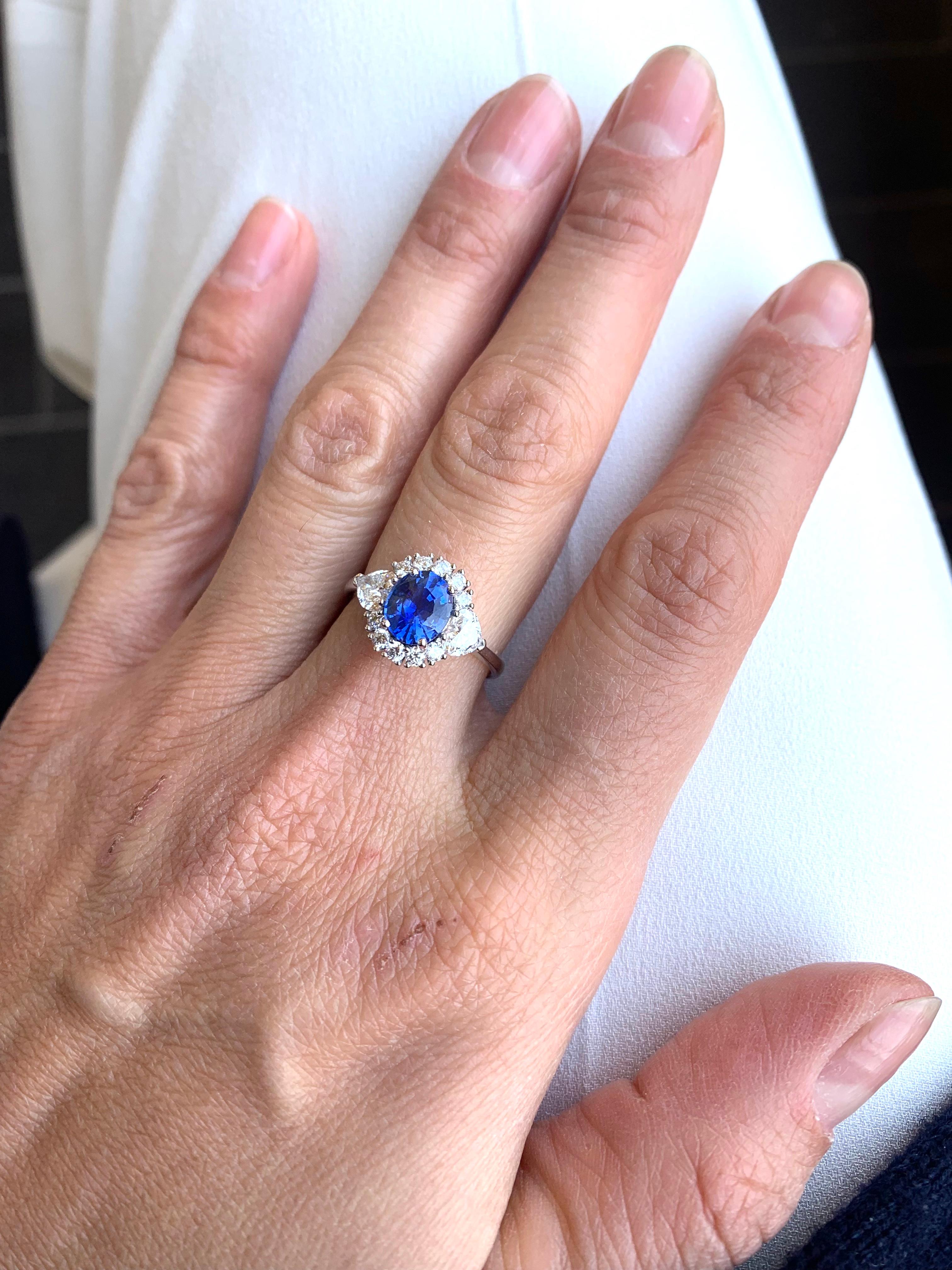 Contemporary 1.65 Carat Sapphire & 1.25 Carat Engagement Diamond Ring For Sale 4