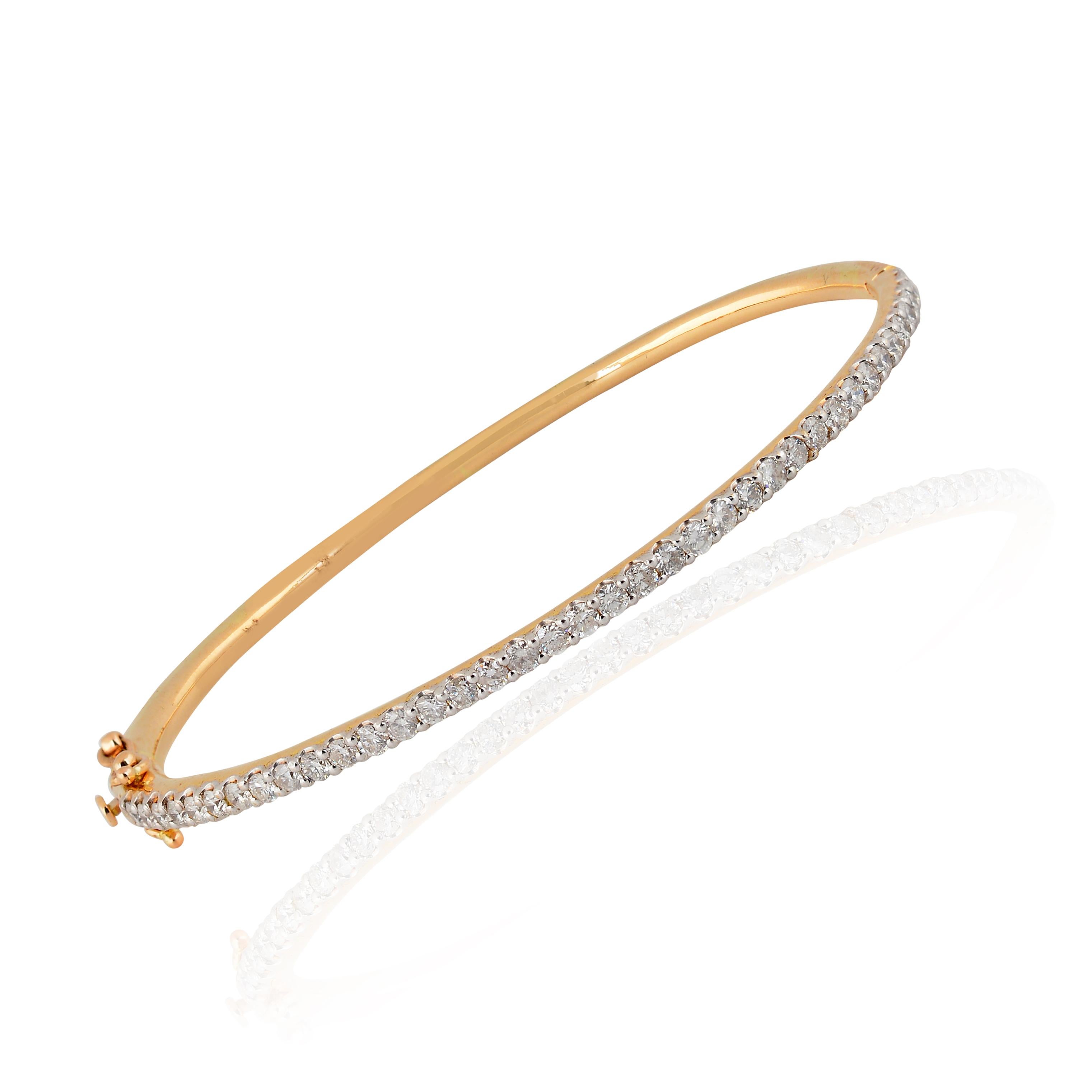 Round Cut 1.65 Carat SI/HI Diamond Pave Bangle Sleek Bracelet 14 Karat Yellow Gold Jewelry For Sale
