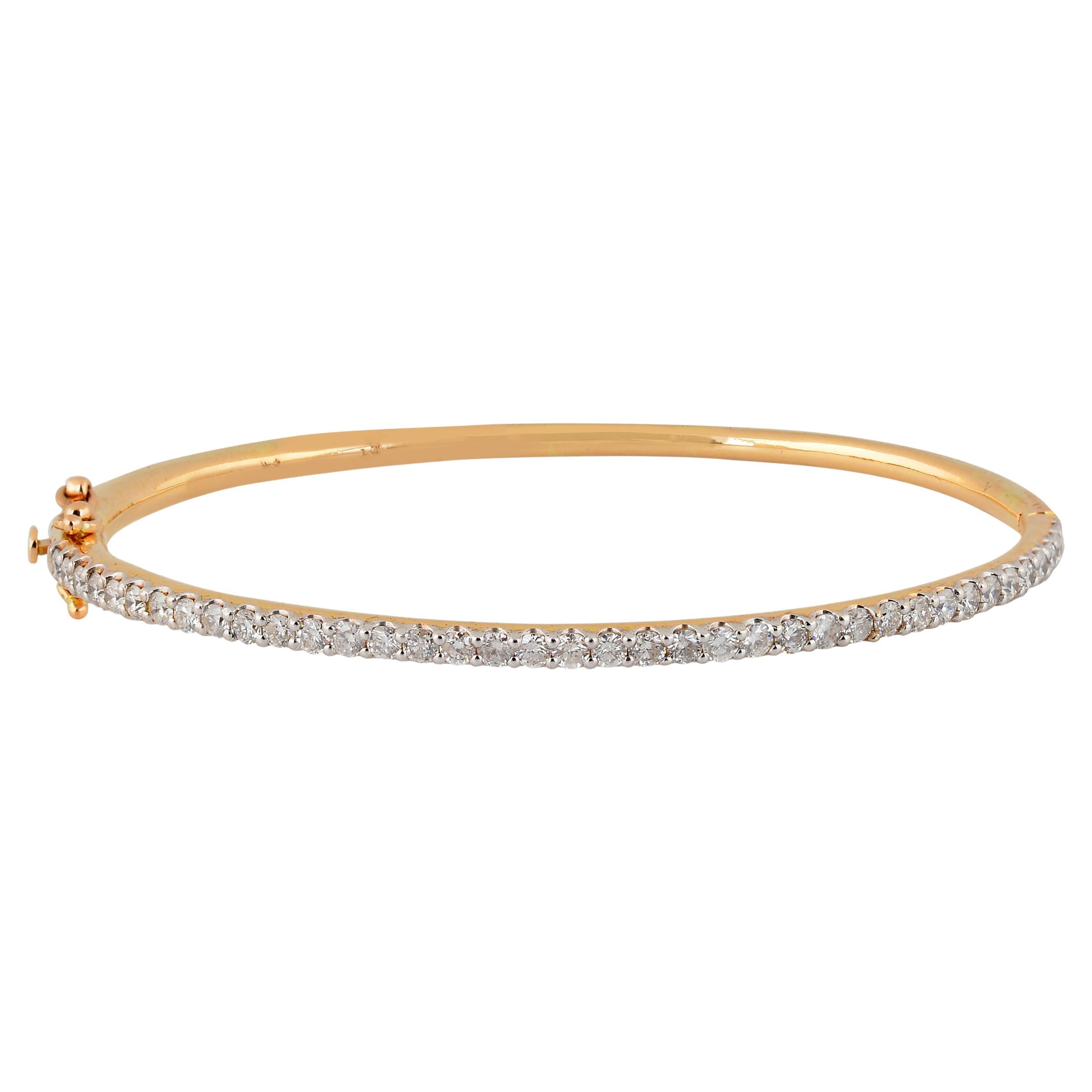 1.65 Carat SI/HI Diamond Pave Bangle Sleek Bracelet 18 Karat Yellow Gold Jewelry For Sale