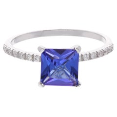 Bague solitaire carrée en or blanc 18 carats avec tanzanite de 1,65 carat et diamants de 0,18 carat