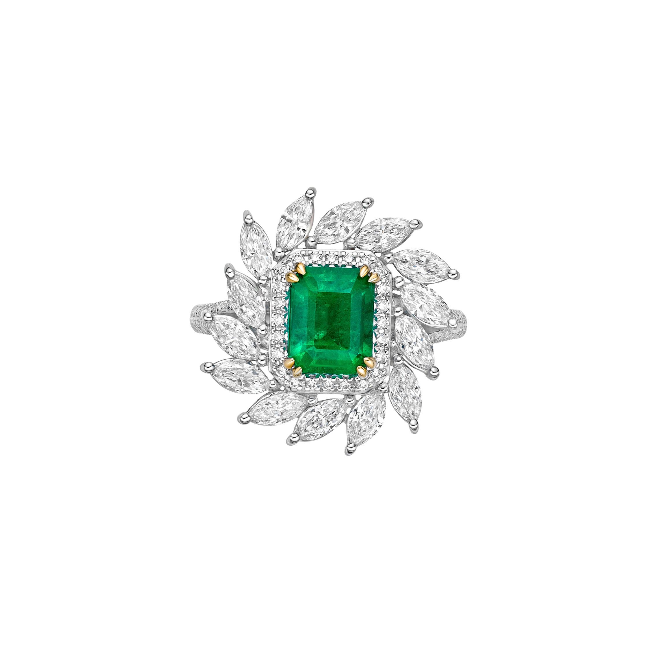 Contemporary 1.65 Carat Sunflower Emerald Bridal Ring in 18KWYG with White Diamond. For Sale