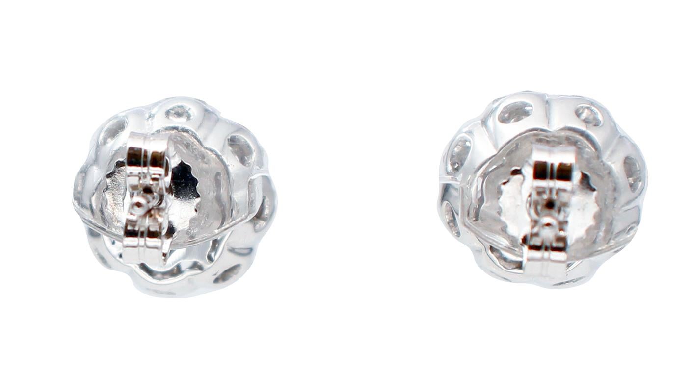 Modern 1.65 Carat White Diamonds, 18 Karat White Gold Flower Stud Earrings For Sale