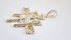 1.65 Carats Jesus Pendant Yellow Gold 14 Karat