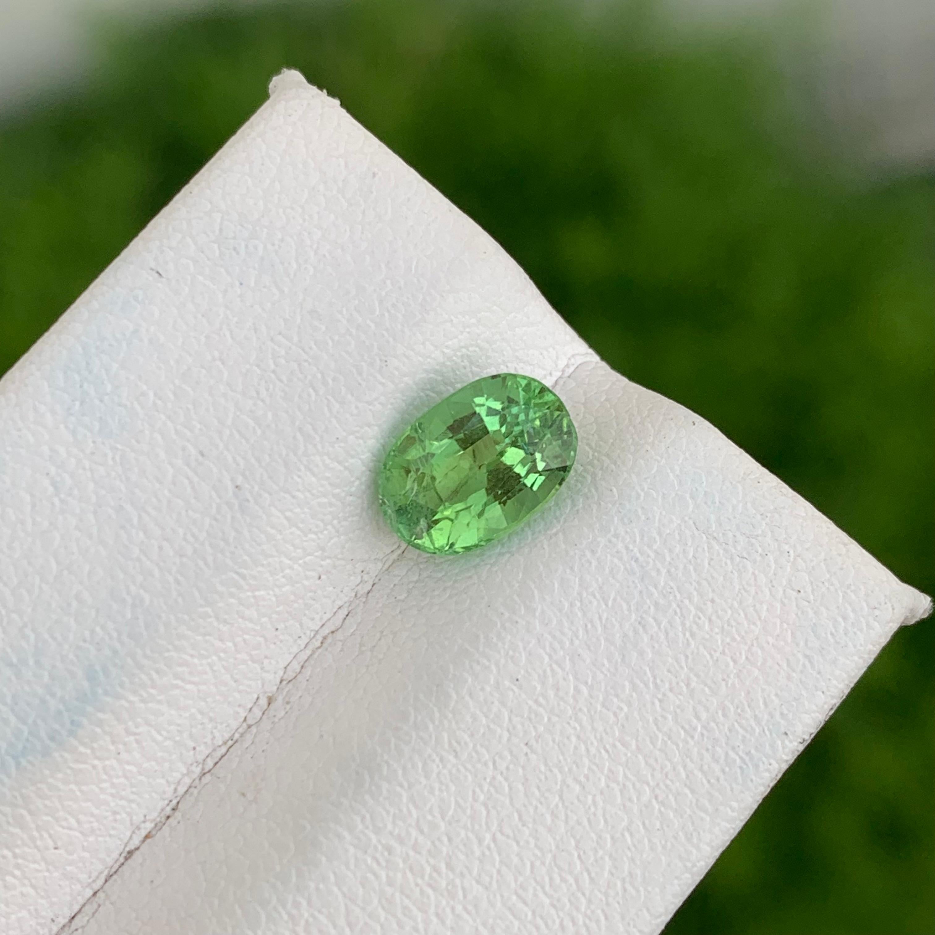 1.65 Carats Natural Loose Mint Green Tourmaline Oval Shape Ring Gemstone  For Sale 1