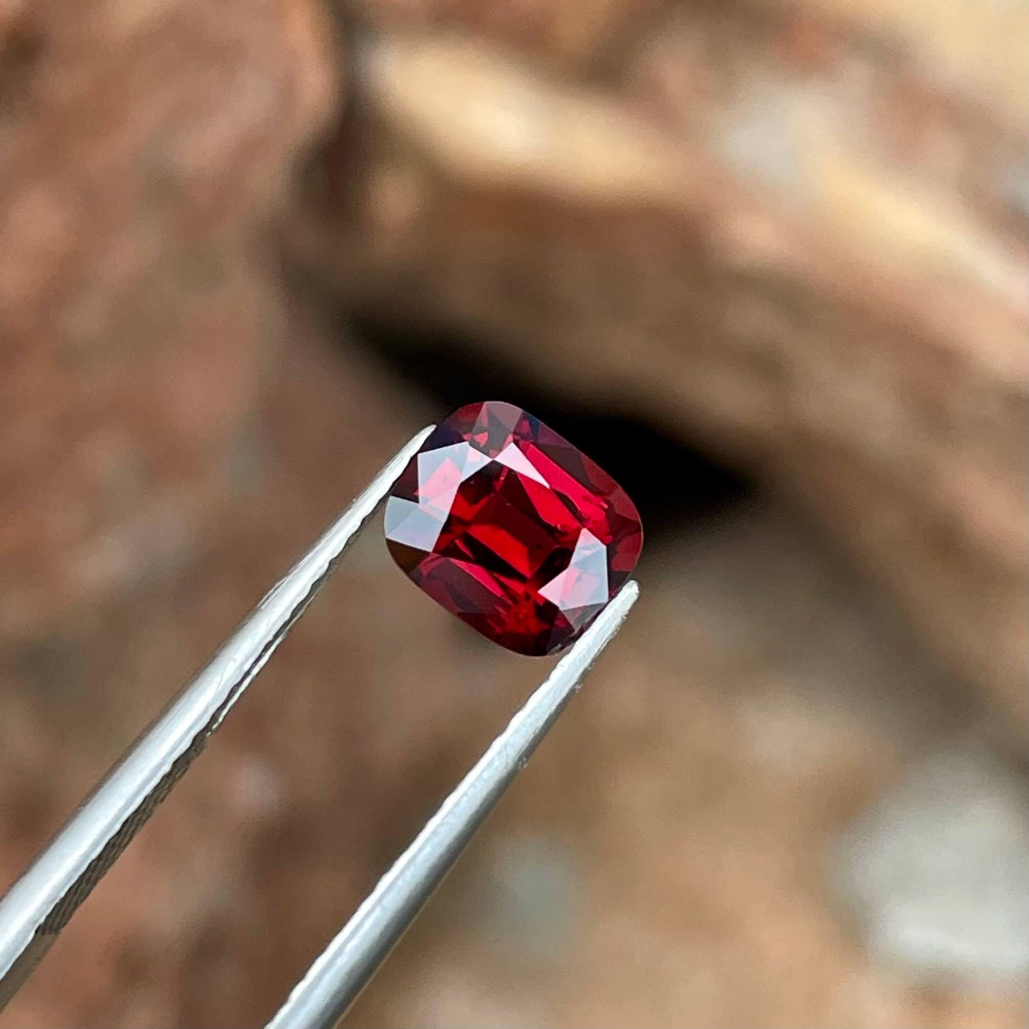 1.65 Carats Natural Red Burmese Loose Spinel Stone Cushion Cut Gemstone In New Condition For Sale In Bangkok, TH