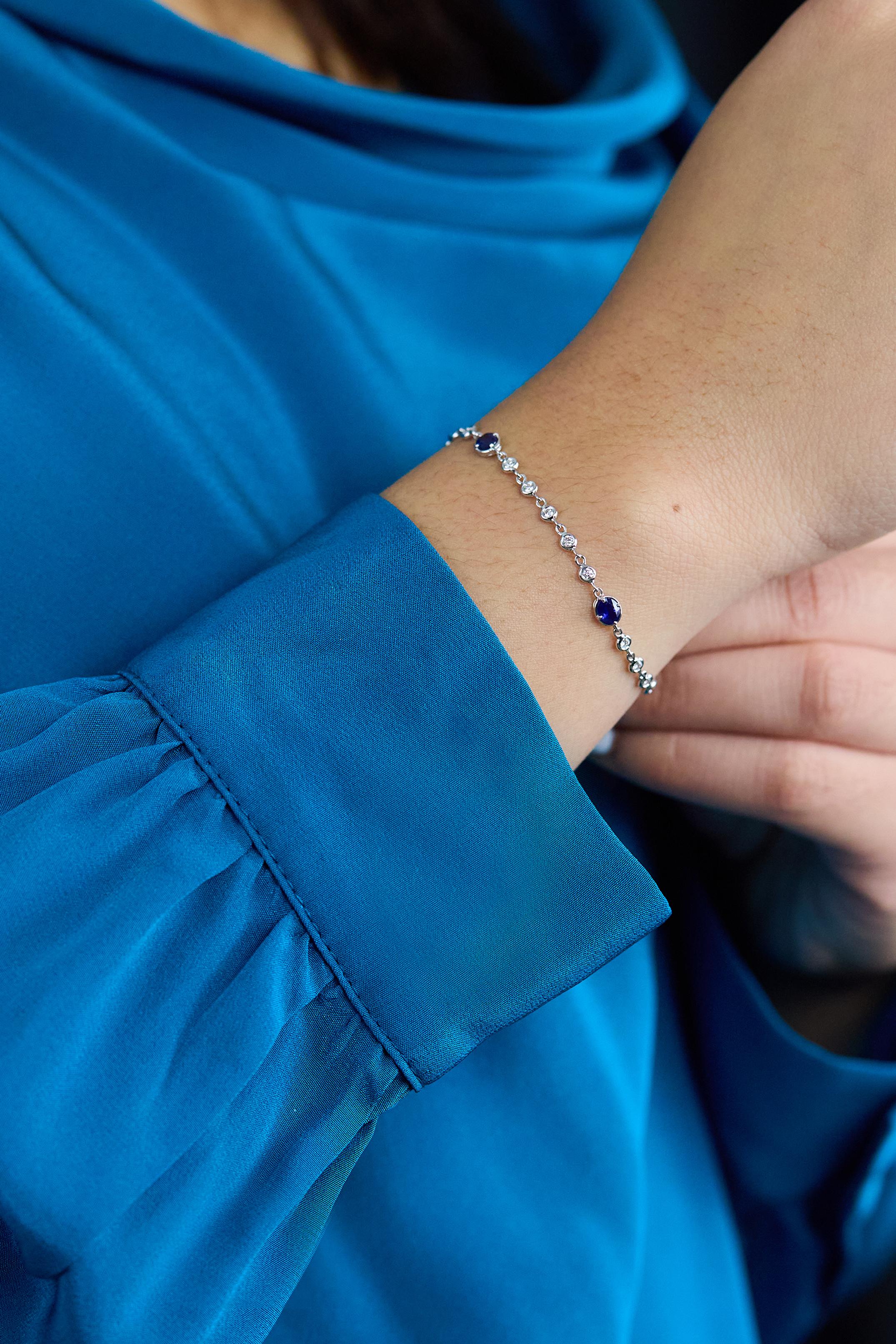 Modern Roman Malakov 1.65 Carats Total Oval Sapphires By the Yard & Diamond Bracelet For Sale