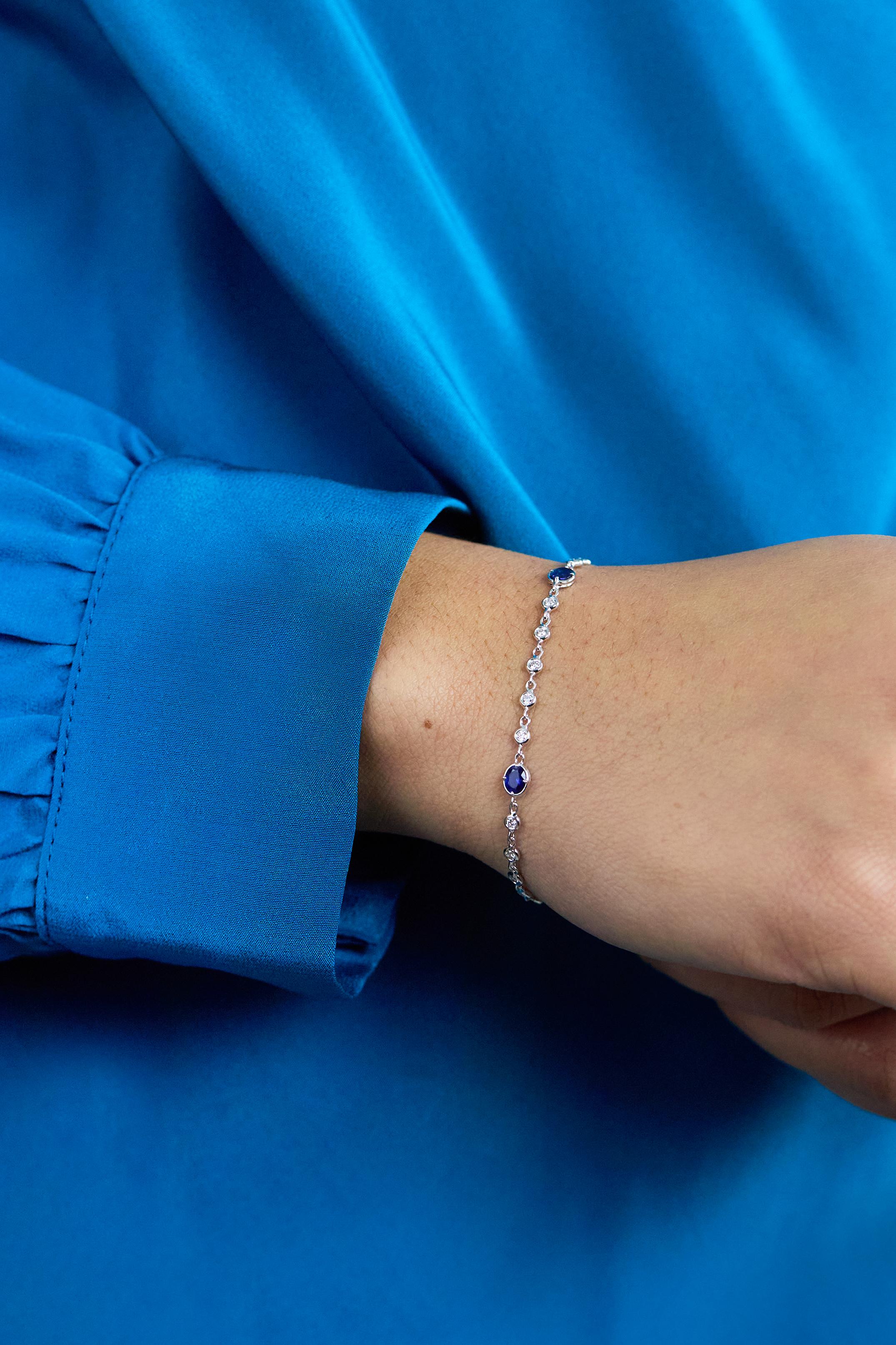 Roman Malakov 1.65 Carats Total Oval Sapphires By the Yard & Diamond Bracelet In New Condition For Sale In New York, NY