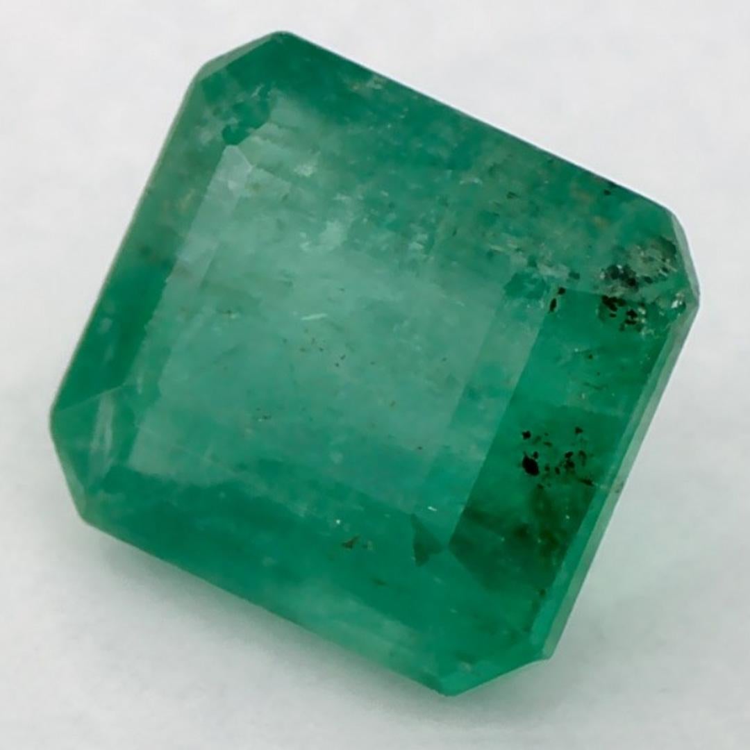 Con un vibrante tono verde, la piedra de nacimiento de mayo es un símbolo del renovado crecimiento primaveral. 

Explora la vibrante colección de esmeraldas, rubíes y zafiros de nuestra tienda, disponibles como gemas sueltas y combinadas con nuestra