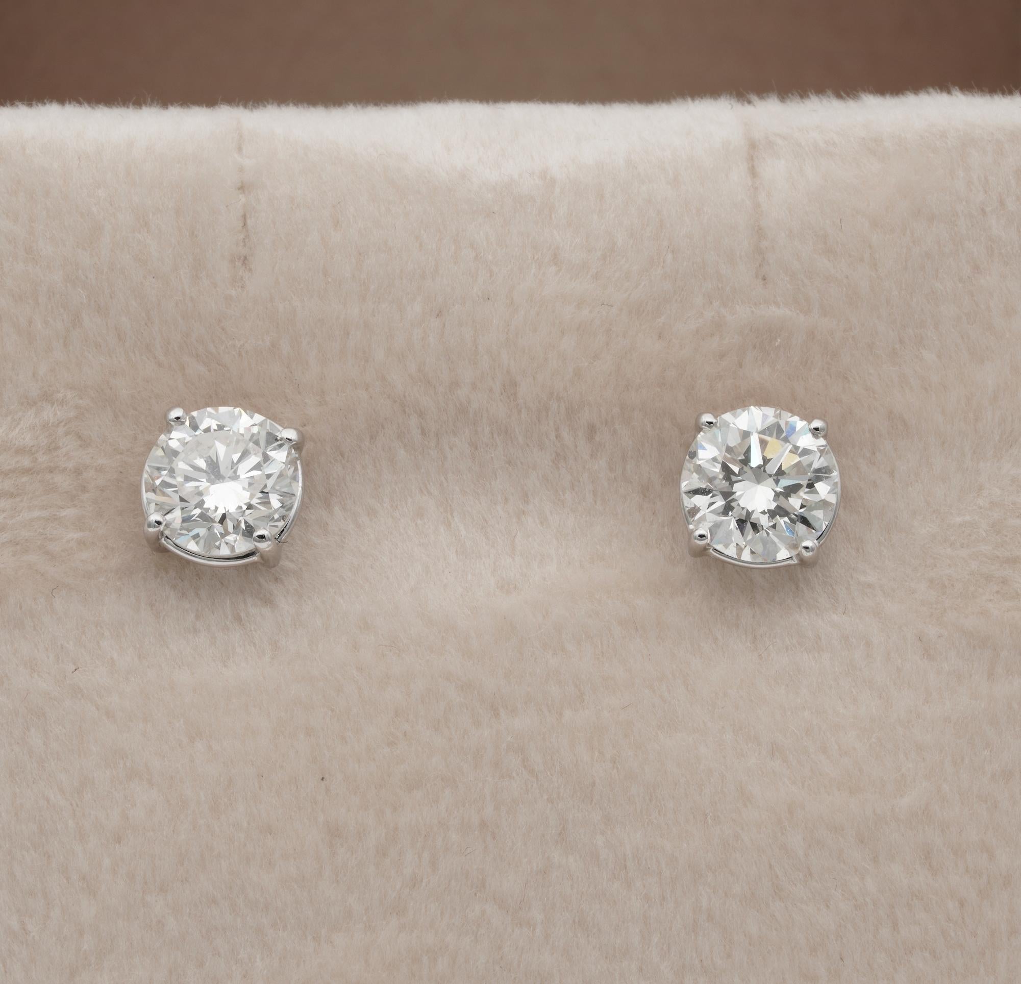 Light Flash!
The perfect everyday always on Solitaire Diamond studs to wear and enjoy all the time
1.65 Ct round Brilliant cut come with IGN certificate – rated as I/J VS – polish very good – fluorescence none /slight
Diameter is 7.5 mm.
They glow