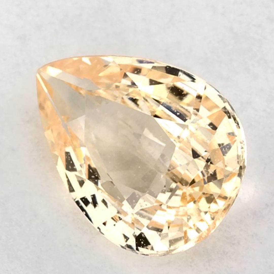Dieser natürliche gelbe Saphir bietet Eleganz und Raffinesse. Mit seiner satten Farbsättigung und seinem präzisen Schliff ist er das perfekte Herzstück für einen Verlobungsring oder ein luxuriöses Schmuckdesign.

Dieser Saphir stammt aus Sri Lanka