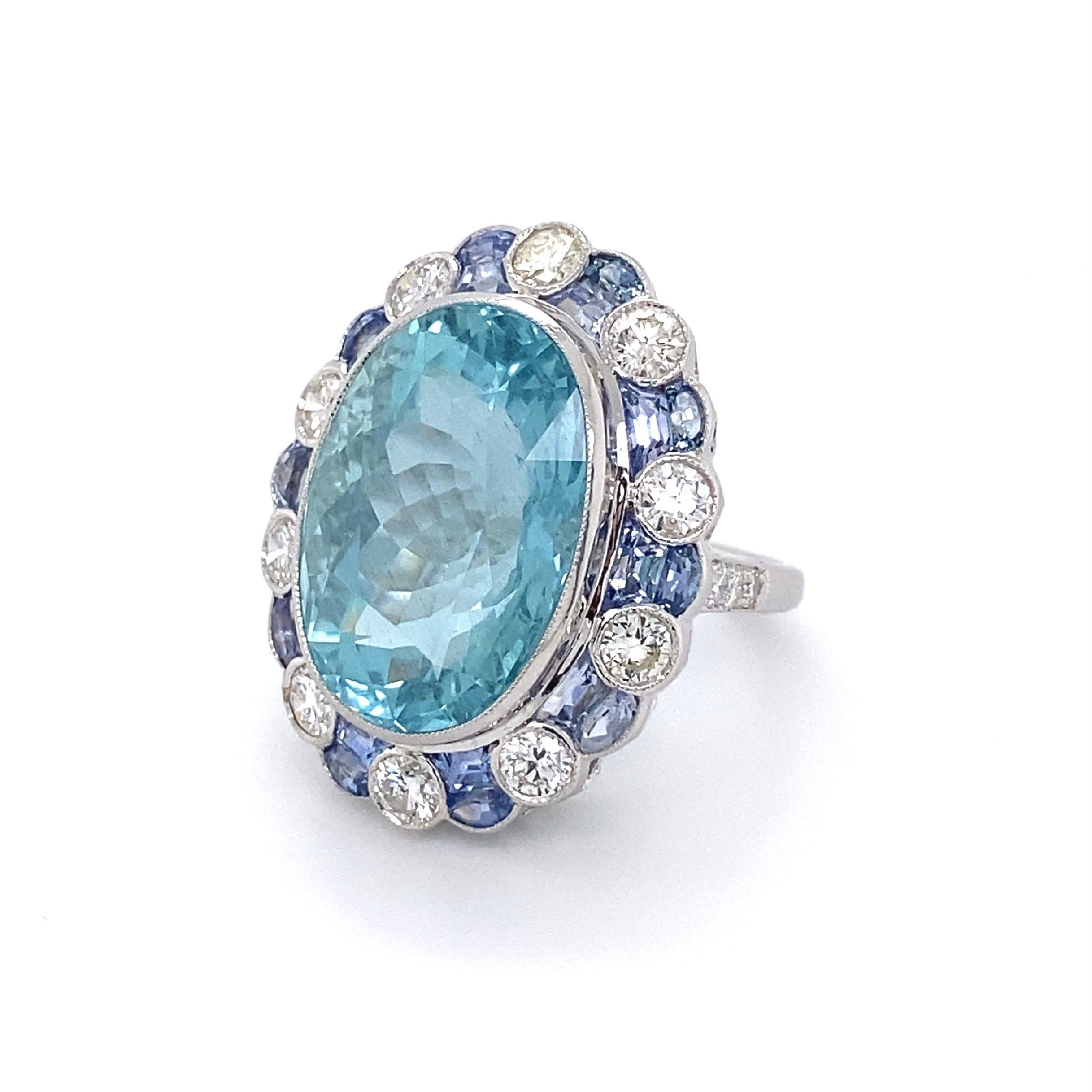 16.50 Carat Aquamarine Diamond Sapphire Platinum Ring Estate Fine Jewelry In New Condition In Montreal, QC