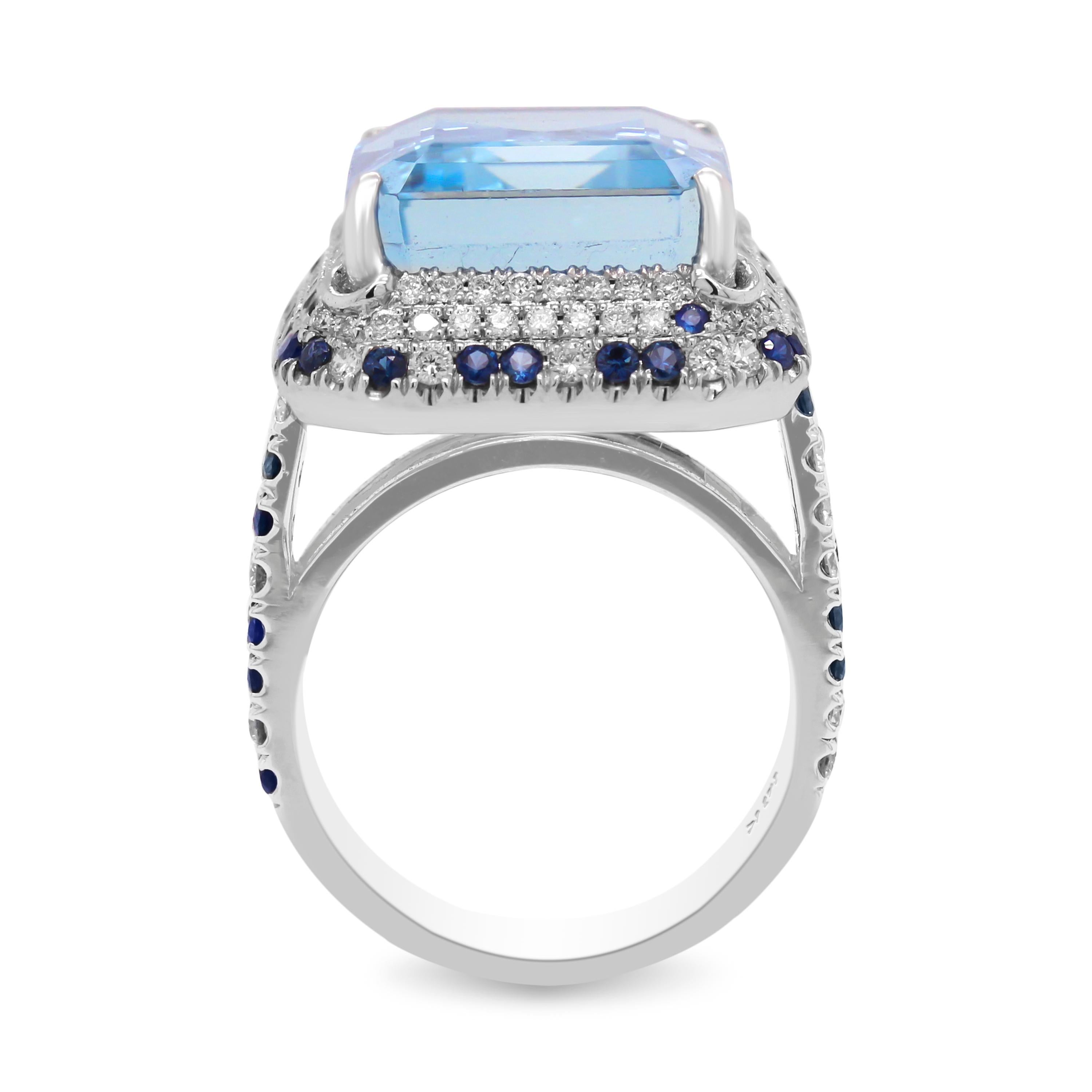Women's 16.50 Carat Emerald Cut Aquamarine Blue Sapphire Diamond 18 Karat Gold Ring