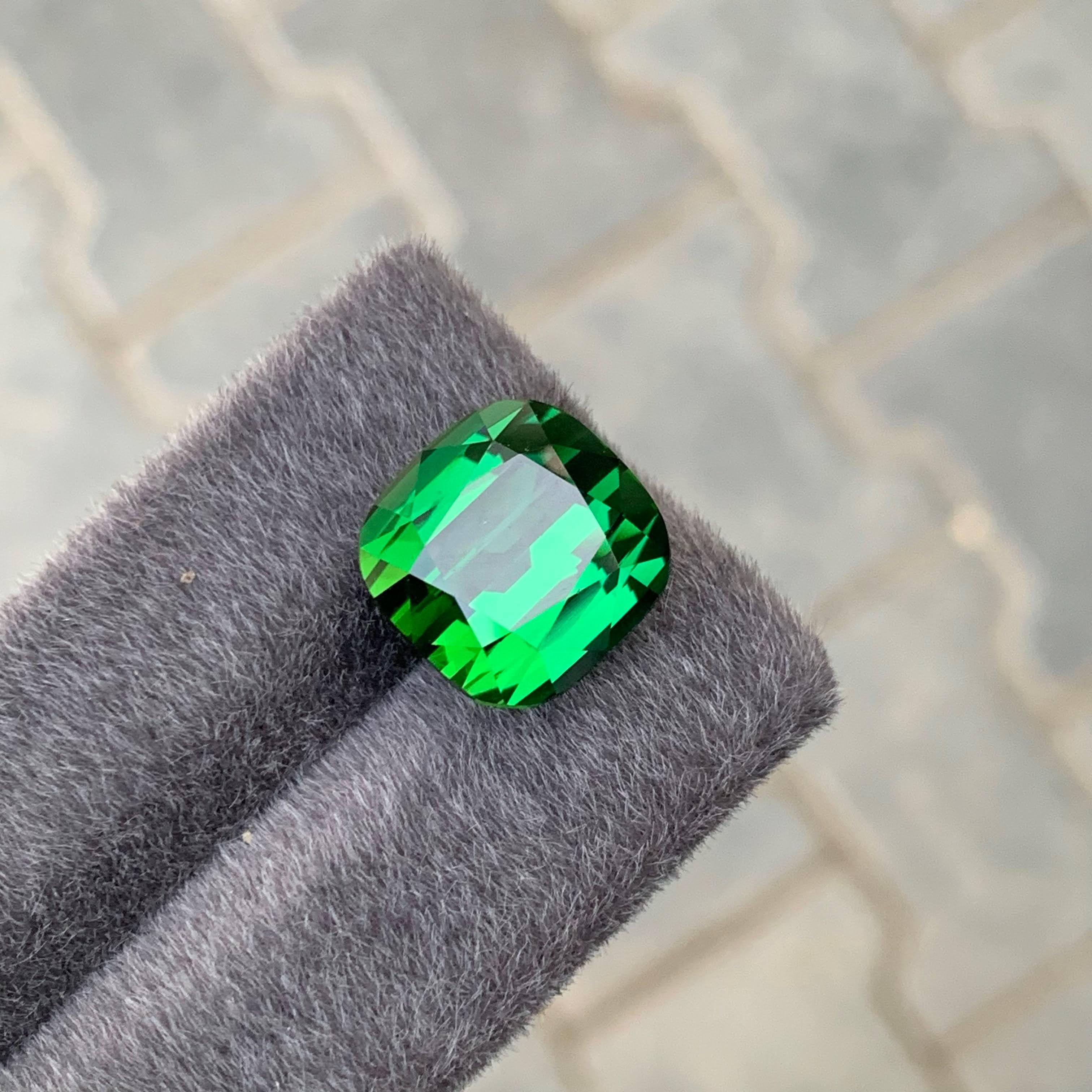 16,50 carati di tormalina verde naturale sfusa di alta qualità con taglio a cuscino Gemma afgana in vendita 4