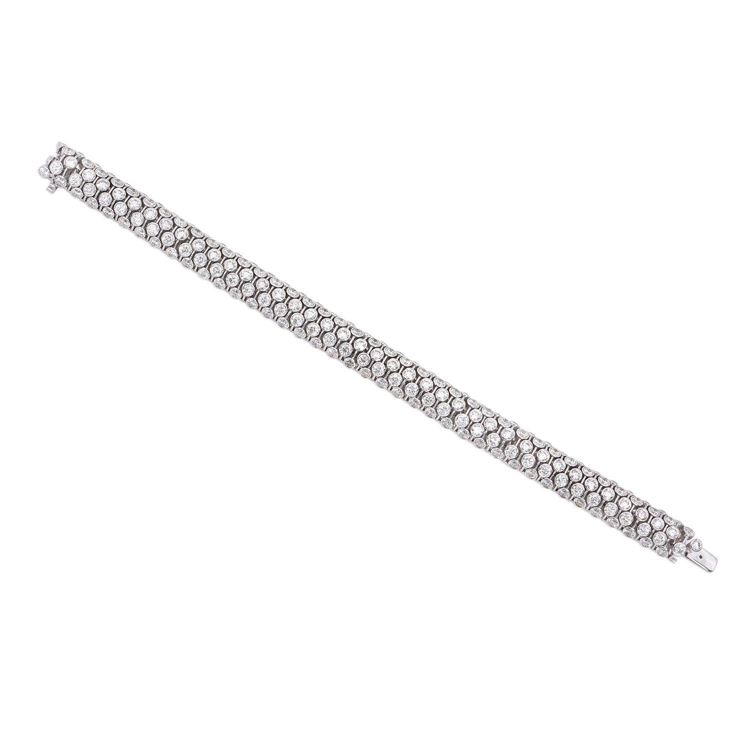 Modern 16.50 Carat Serpent Diamond Bracelet in 18K White Gold For Sale