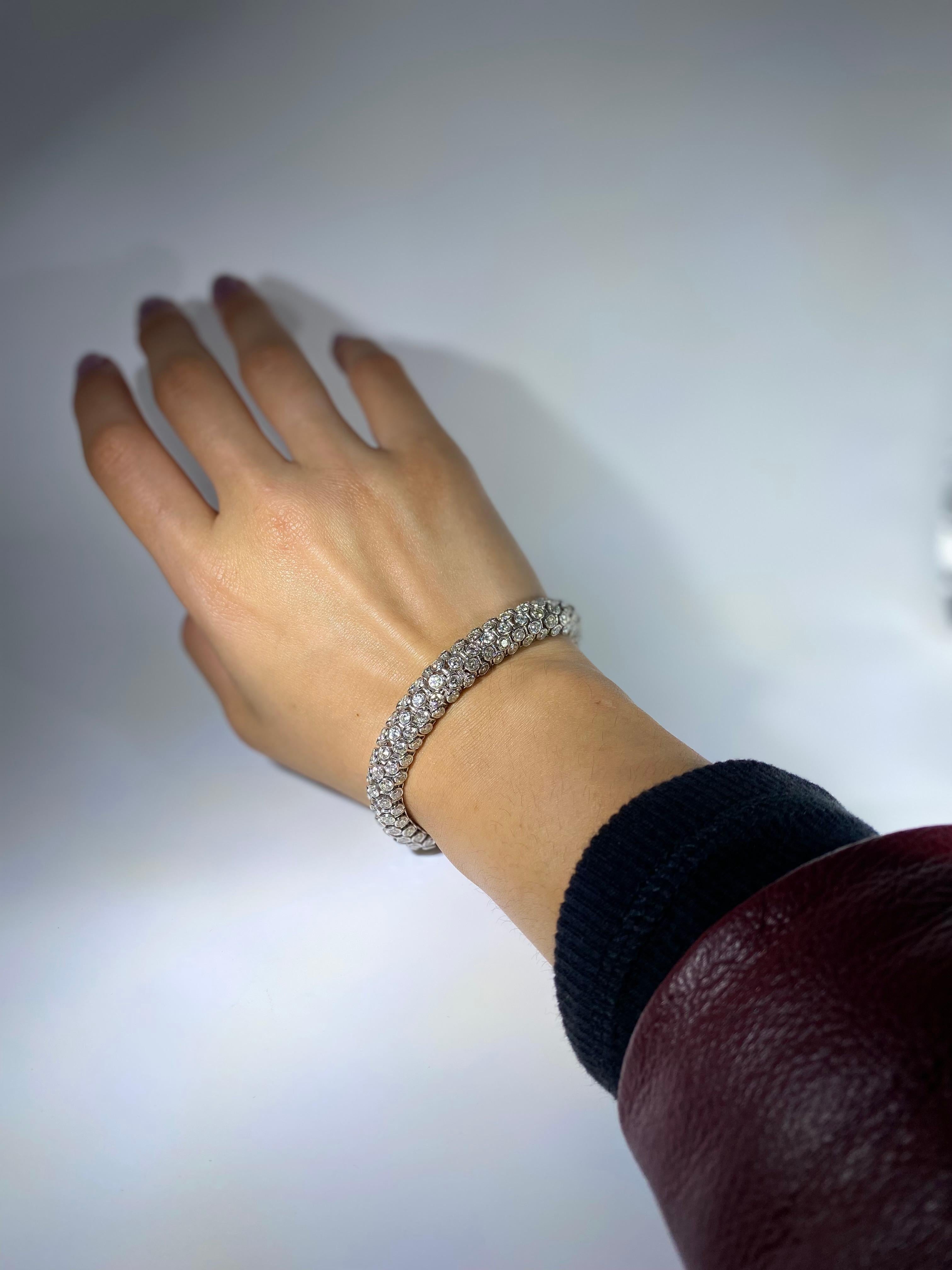 Women's 16.50 Carat Serpent Diamond Bracelet in 18K White Gold For Sale