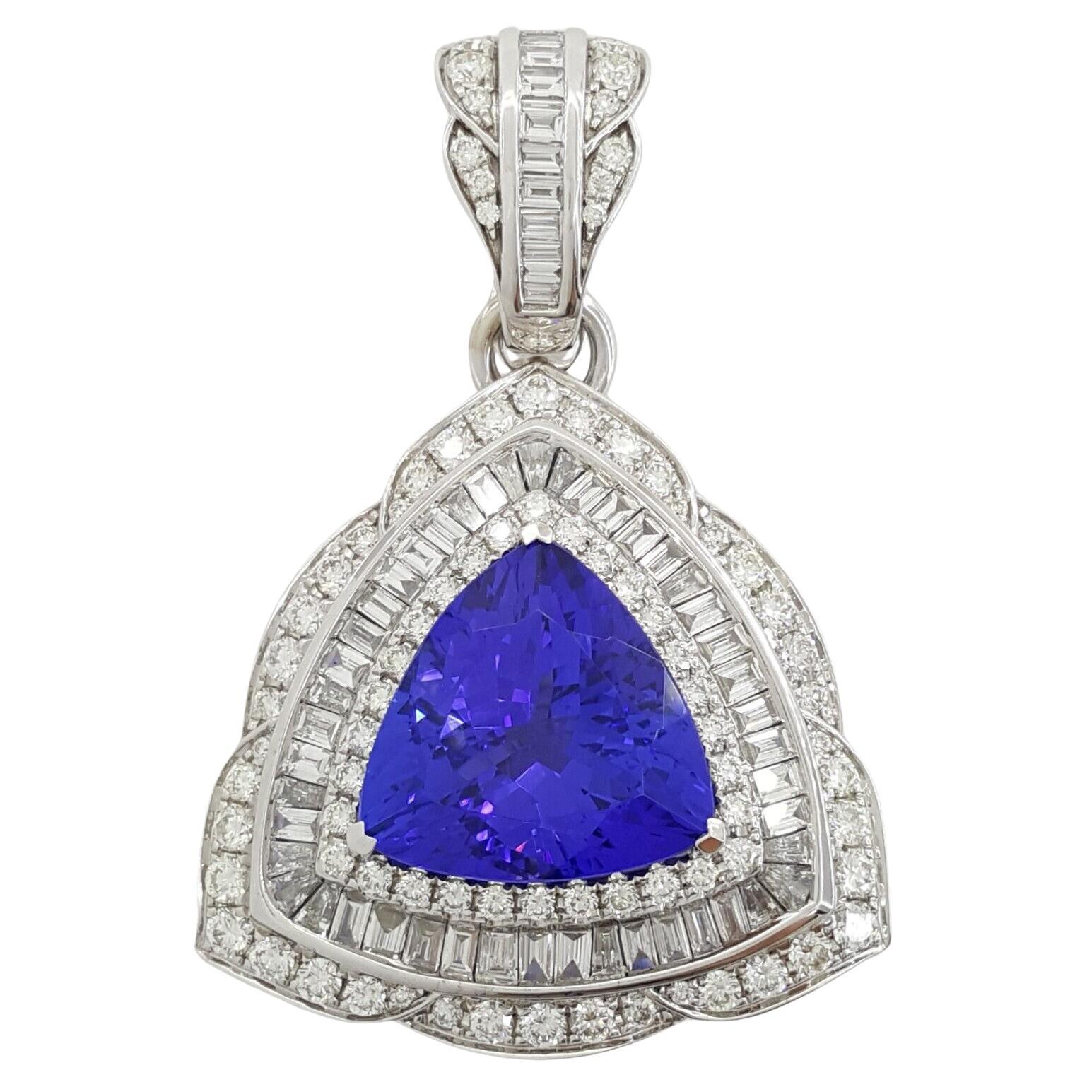 Pendentif en tanzanite taille trillion de 16,50 carats en vente