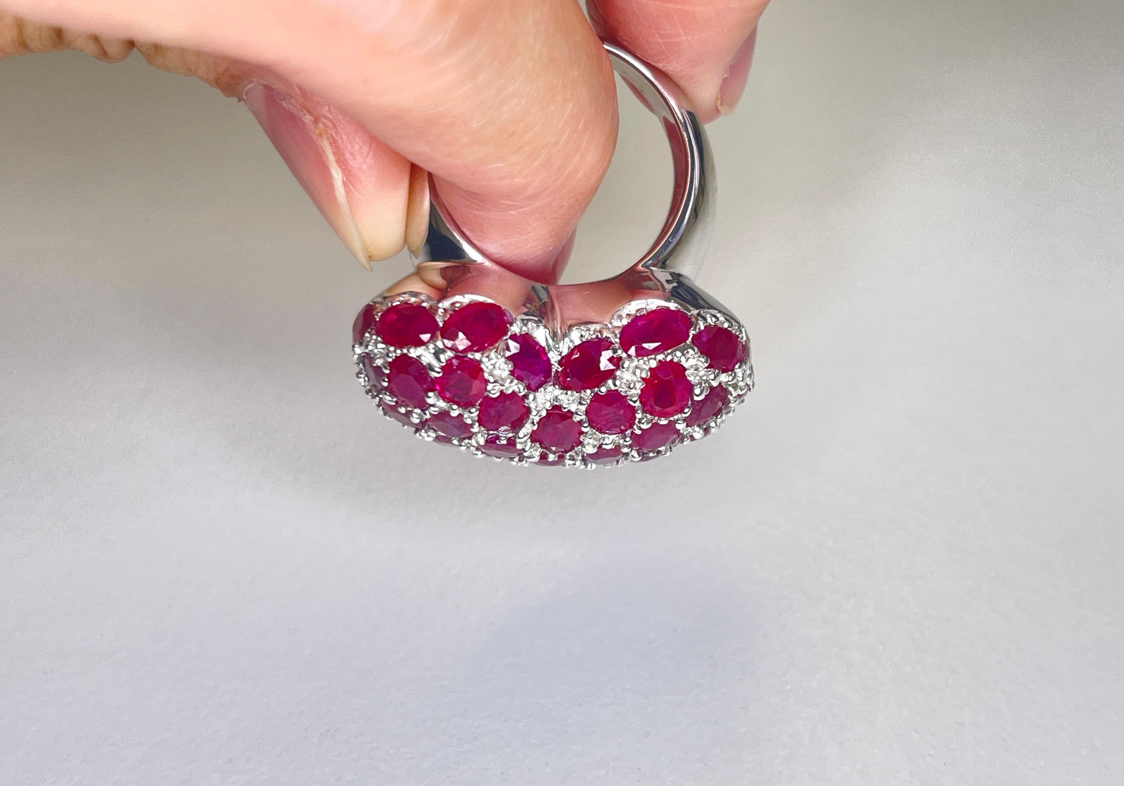 16.50cts White Gold Heart Ruby Oval Shape High Polished Rhodium Ring 18K  For Sale 9