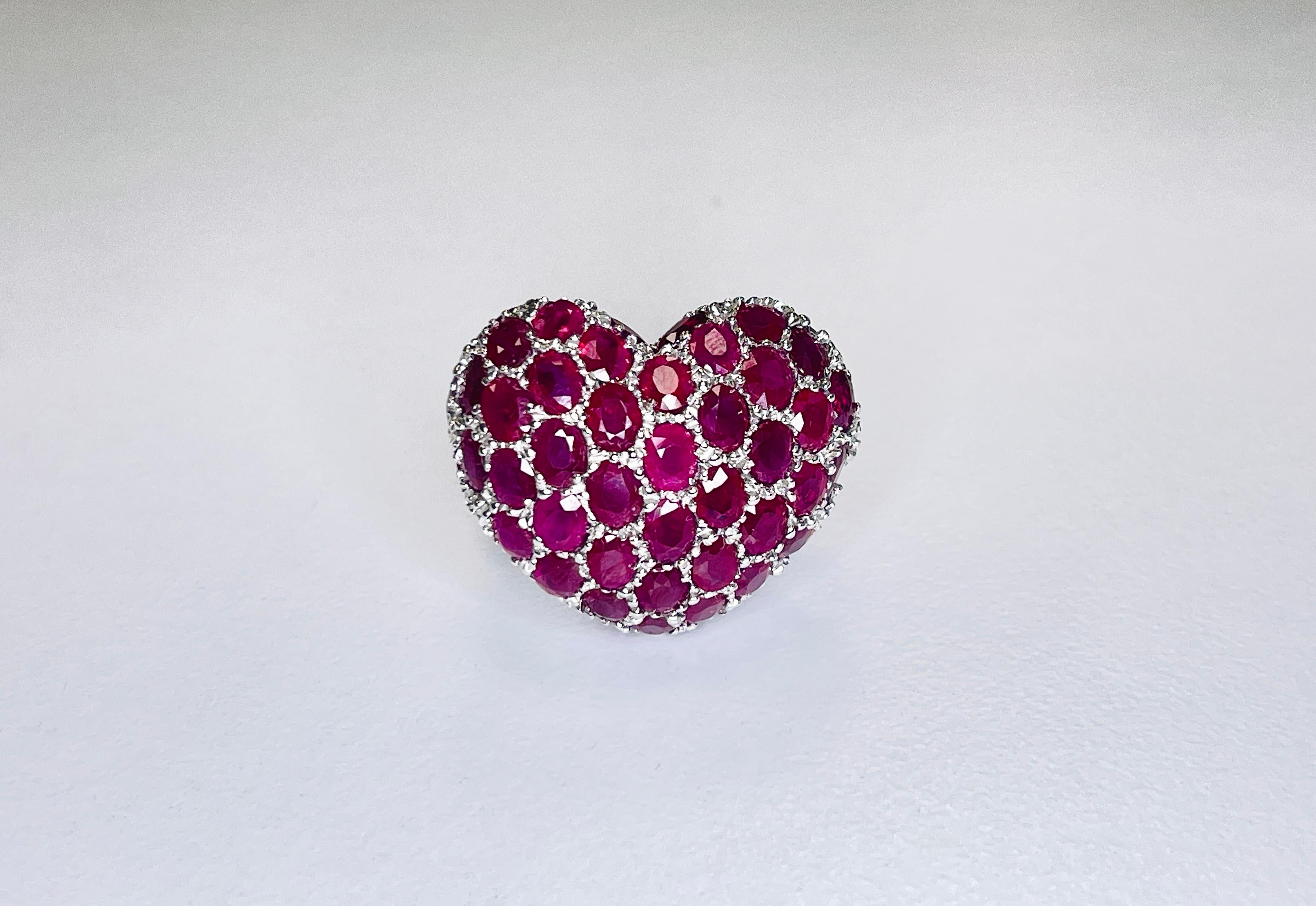 Oval Cut 16.50cts White Gold Heart Ruby Oval Shape High Polished Rhodium Ring 18K 