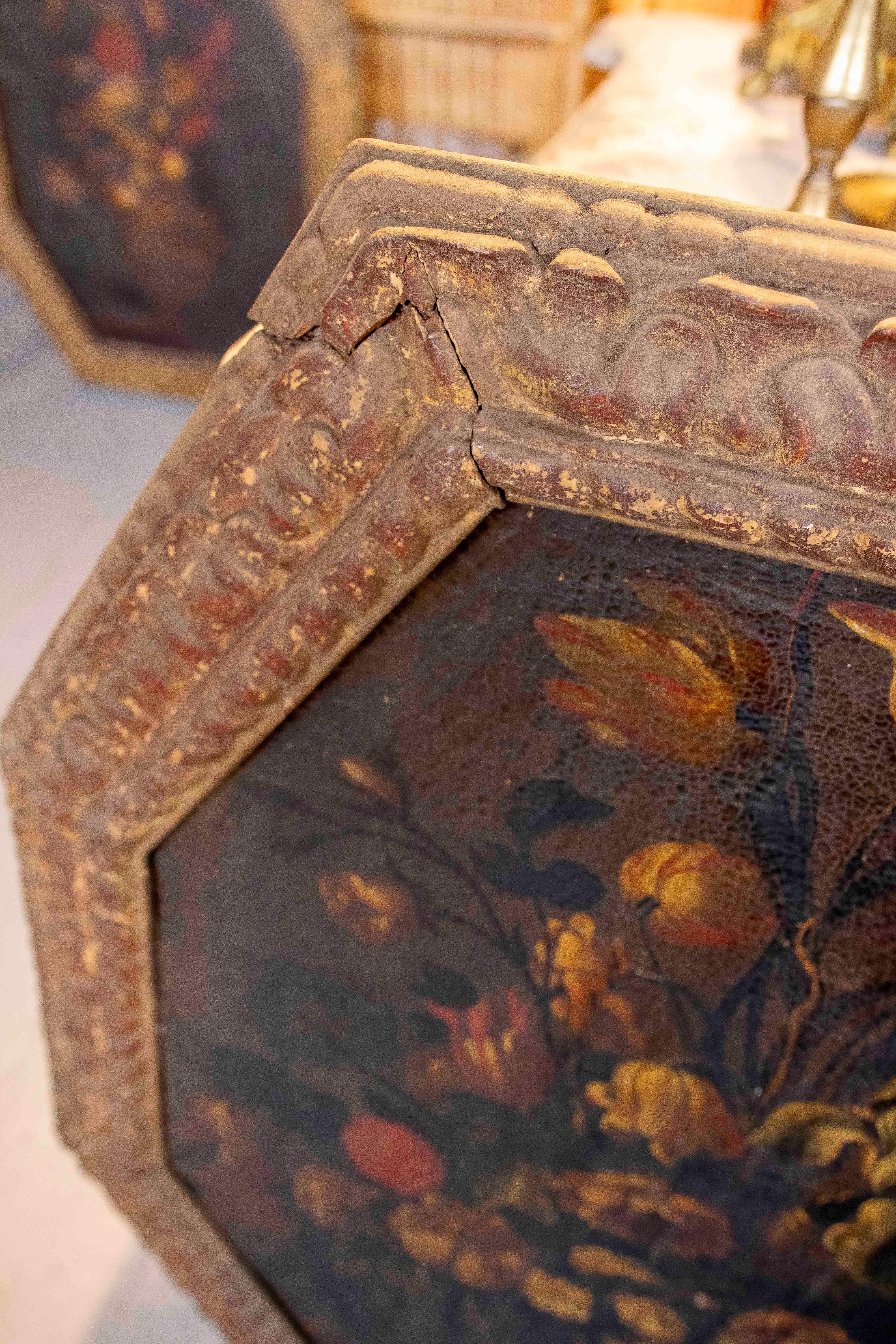 Paire de natures mortes de Majorque des années 1650 peinte à l'huile sur toile avec cadre d'origine en vente 9