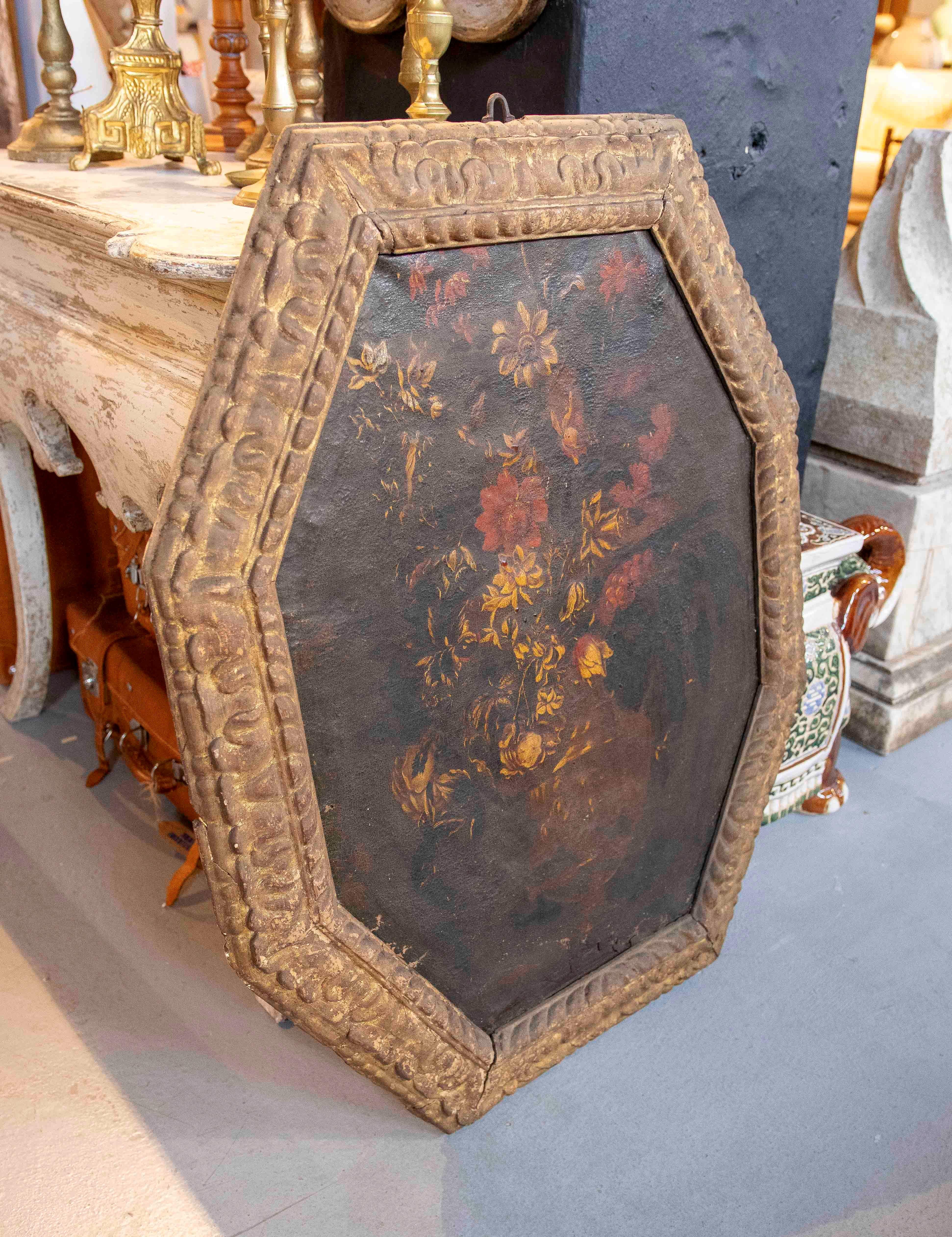 Espagnol Paire de natures mortes de Majorque des années 1650 peinte à l'huile sur toile avec cadre d'origine en vente