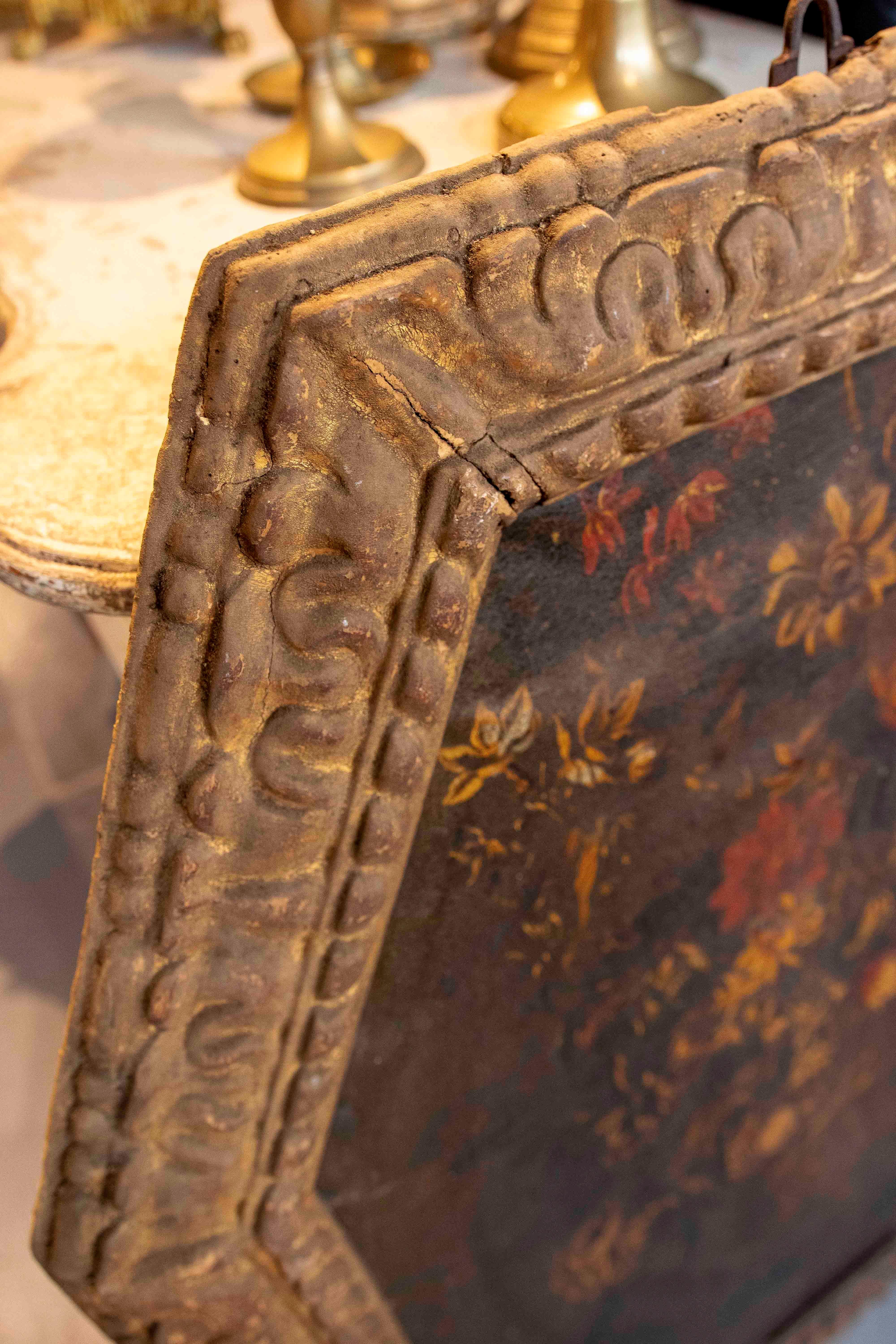 Paire de natures mortes de Majorque des années 1650 peinte à l'huile sur toile avec cadre d'origine État moyen - En vente à Marbella, ES