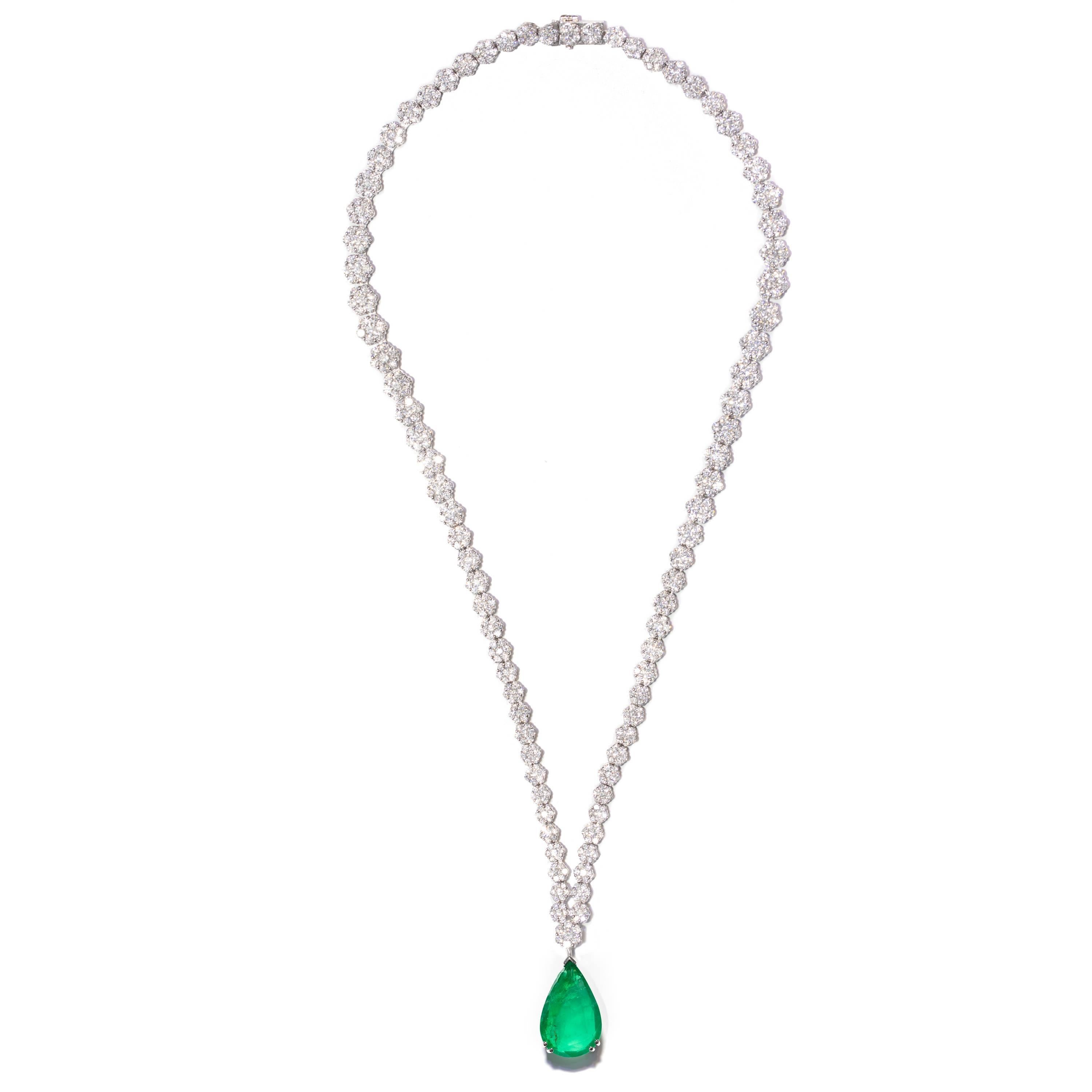 16.57 Carat Round Diamond Green Emerald Set in 18 Karat Gold Cluster ...