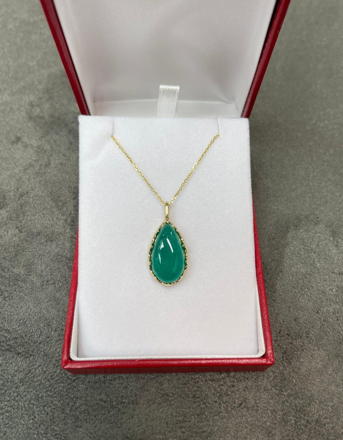 Modern 16.57cts 14K Colombian Emerald-Cabochon Pear Cut Solitaire Pendant For Sale