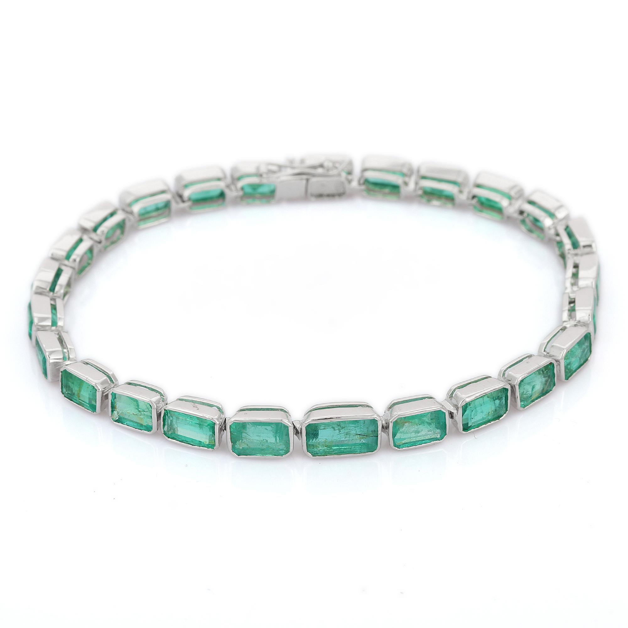 16.5ct Emerald Green Octagon Cut Tennis Bracelet in 18K White Gold For Sale 2
