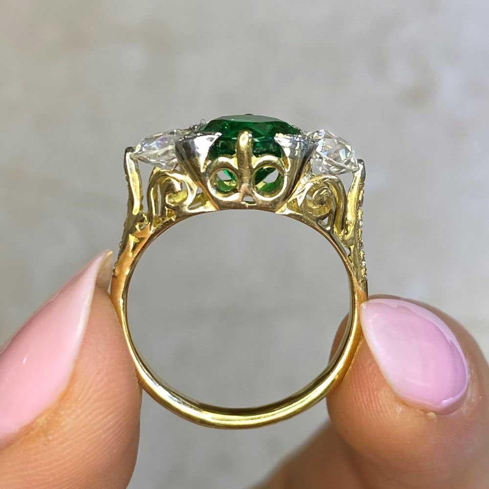 1.65ct Round Cut Emerald Engagement Ring, VS1 Clarity, 18k Yellow Gold For Sale 5