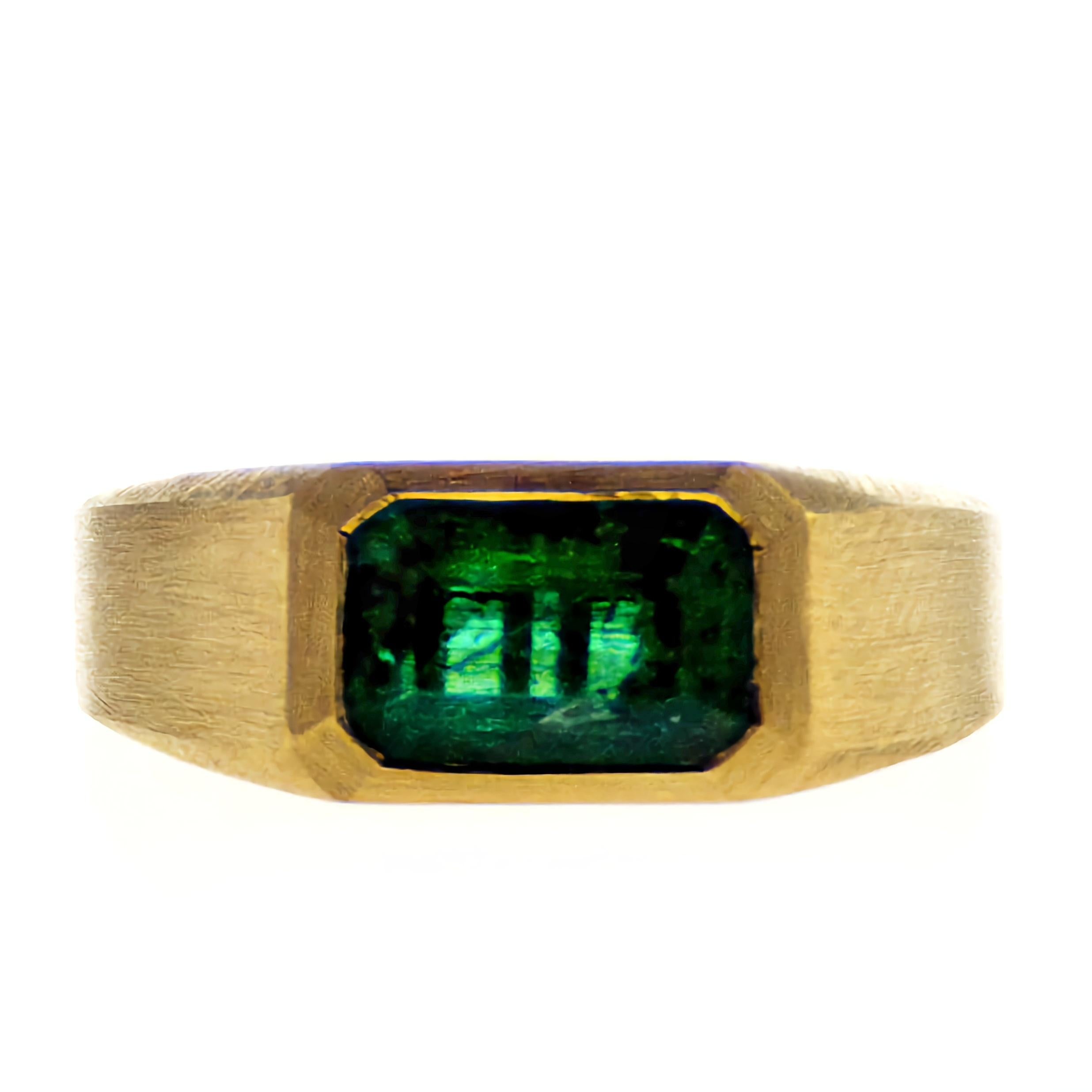 Timeless 14K Yellow Gold Ring Featuring a Stunning Emerald

Product Description:

Introducing our Yellow Gold Emerald Ring, an embodiment of elegance and timeless appeal. This 14K gold ring, graced with a magnificent emerald, is a perfect blend of