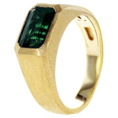 1.65Ct Yellow Gold Emerald Ring