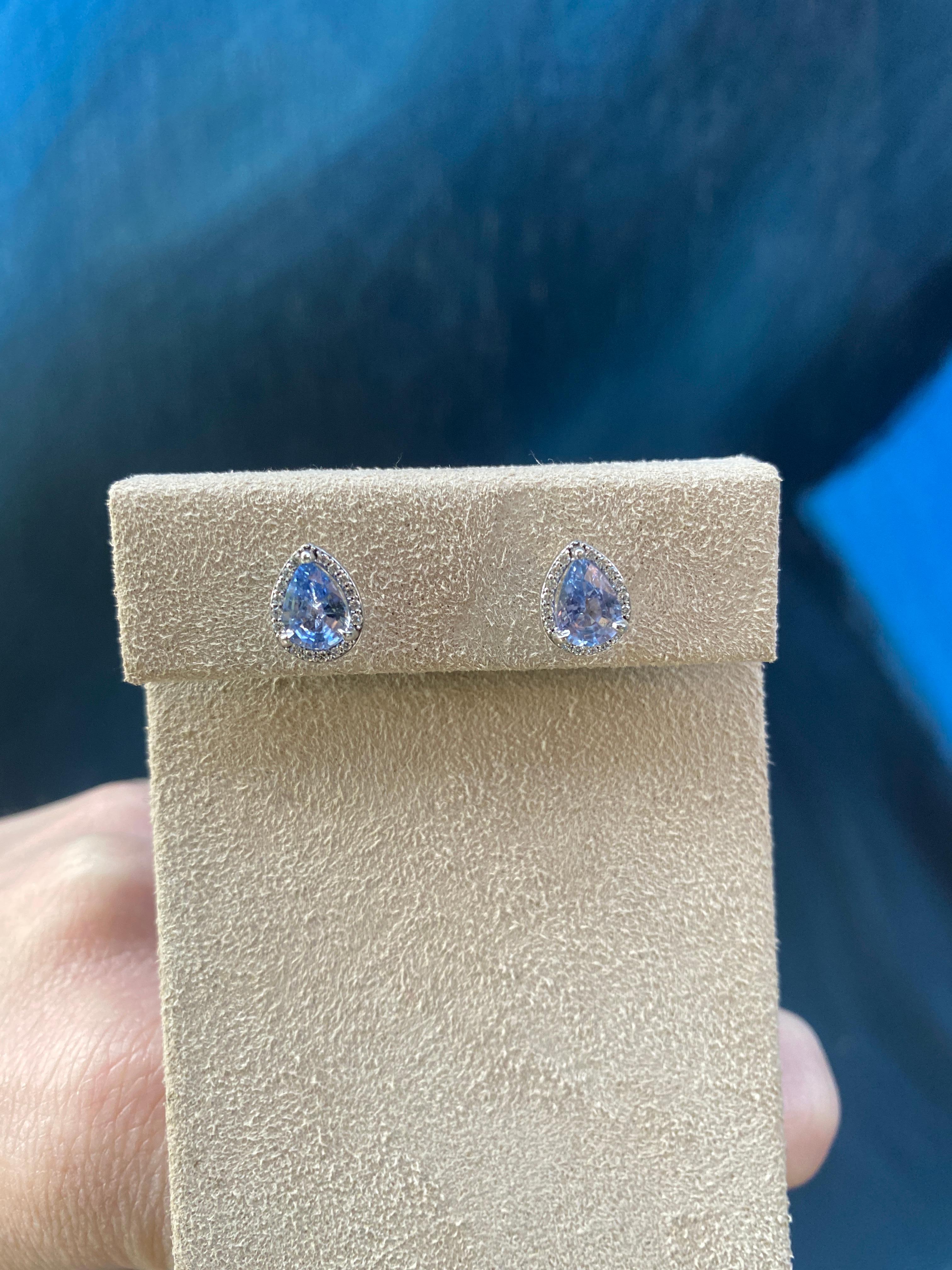 1.65ctw Bluish Purple Pear Shaped Sapphire & 0.08ctw Diamond Stud Earrings In New Condition For Sale In Houston, TX