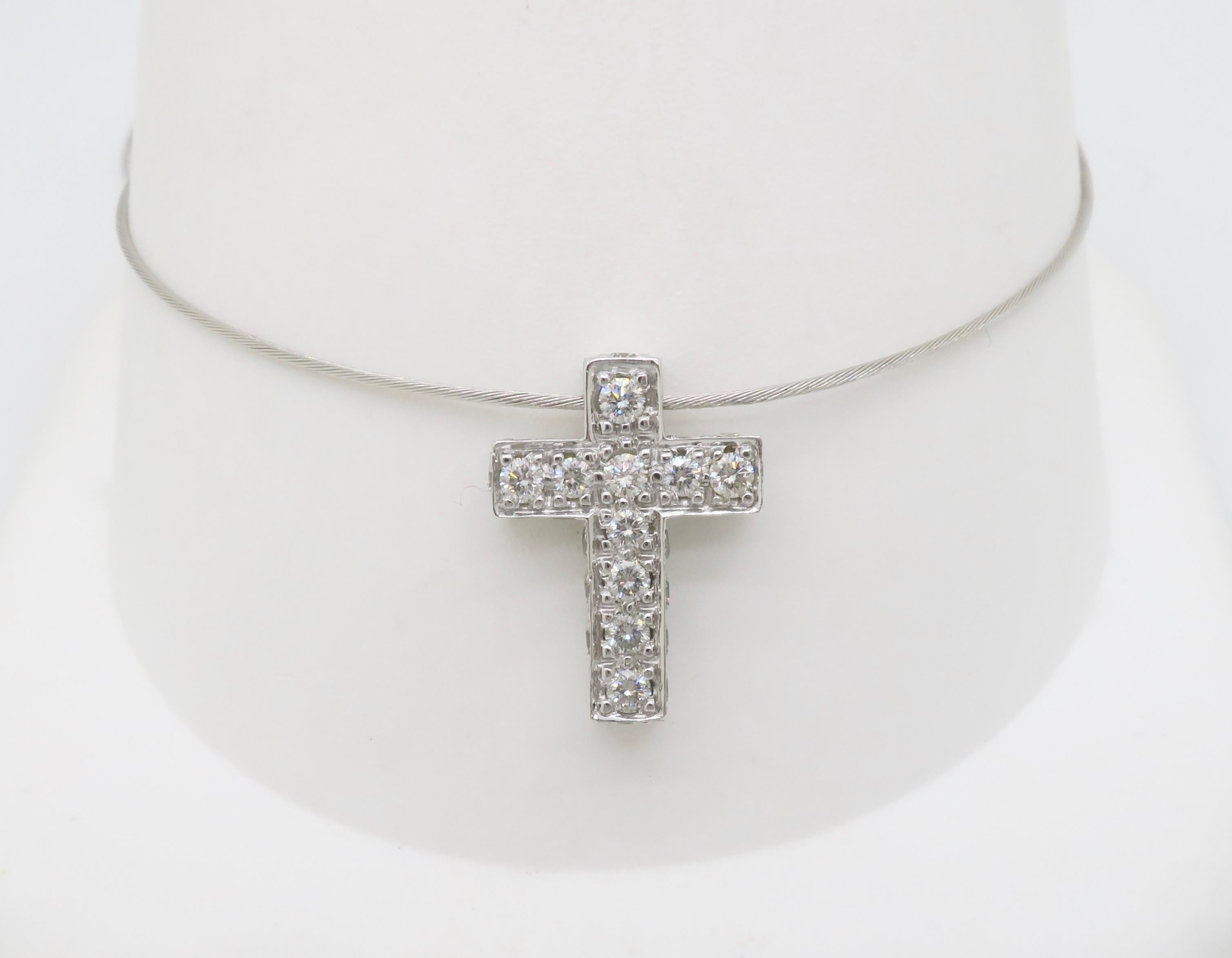 Collier croix incrustée de diamants 1,65CTW en vente 6