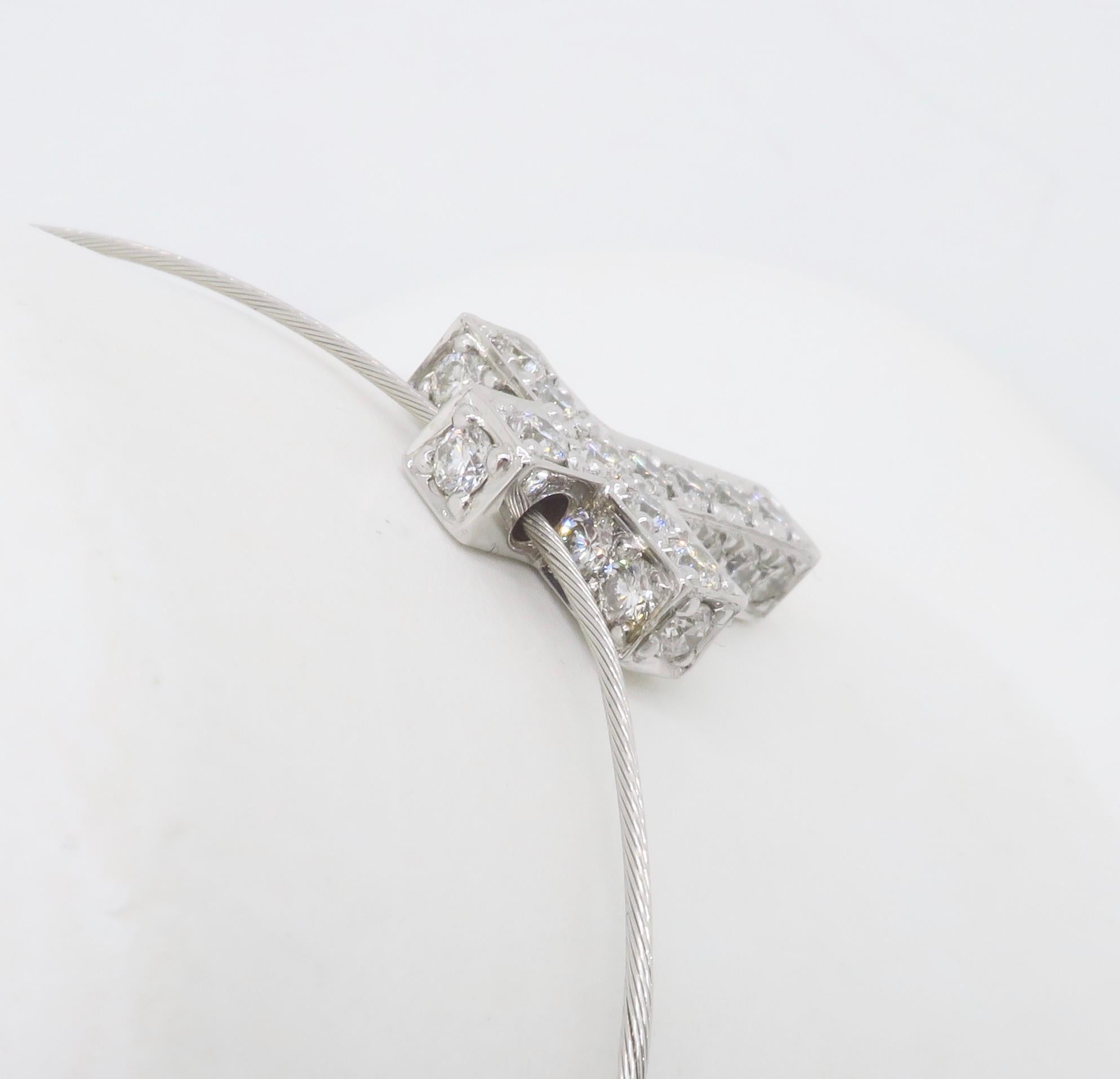 Collier croix incrustée de diamants 1,65CTW en vente 9