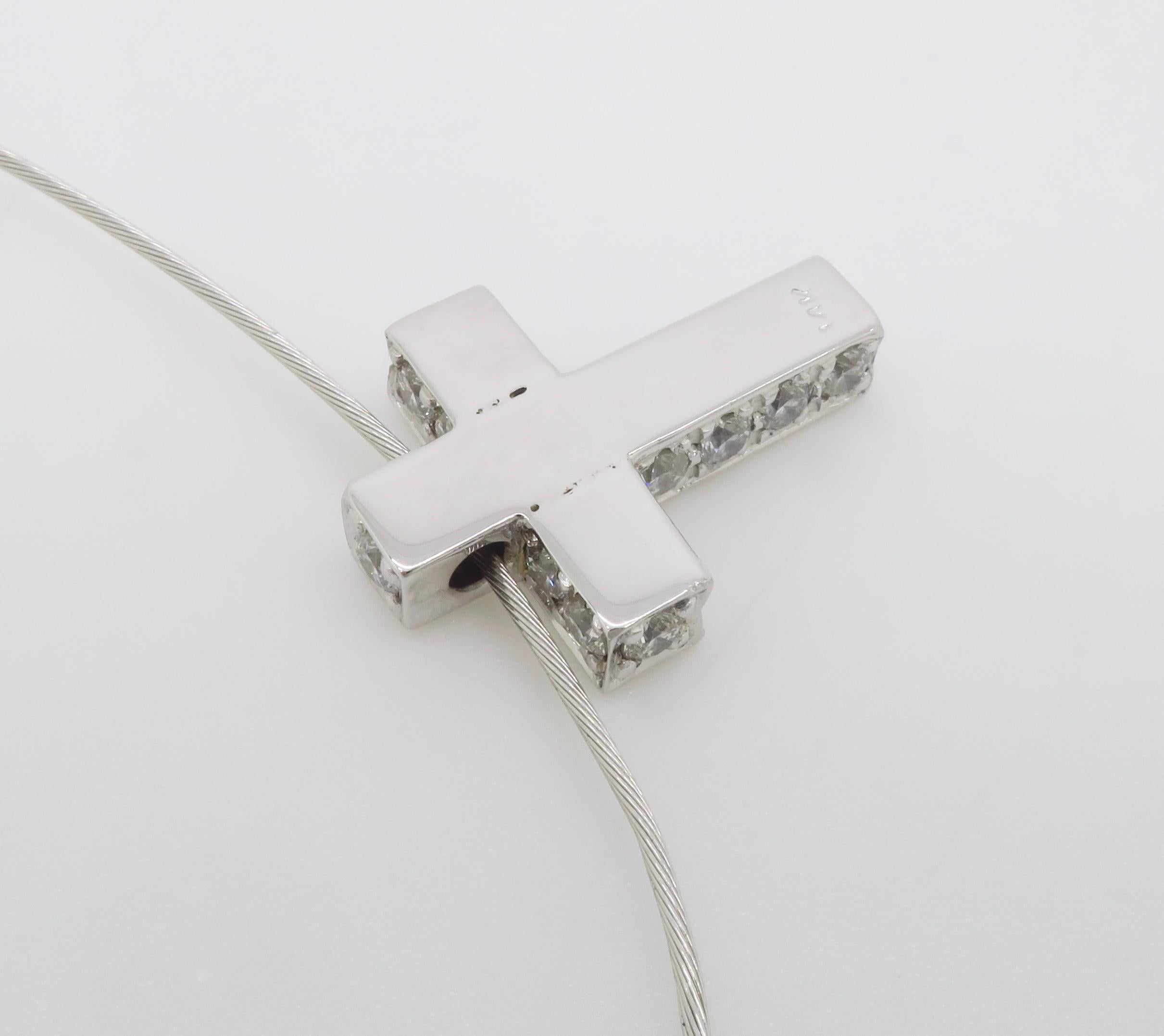 Collier croix incrustée de diamants 1,65CTW en vente 11