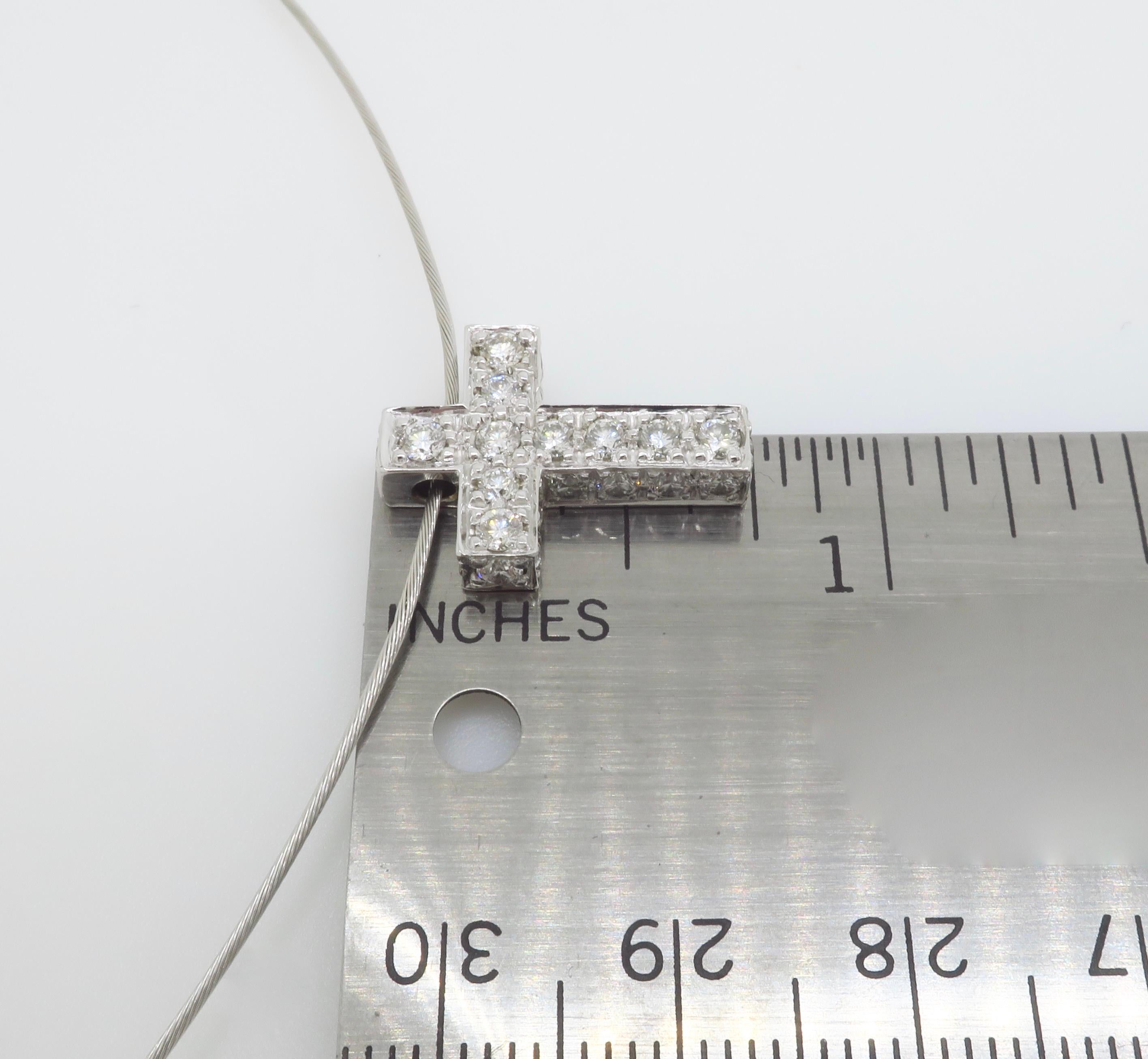 Taille ronde Collier croix incrustée de diamants 1,65CTW en vente