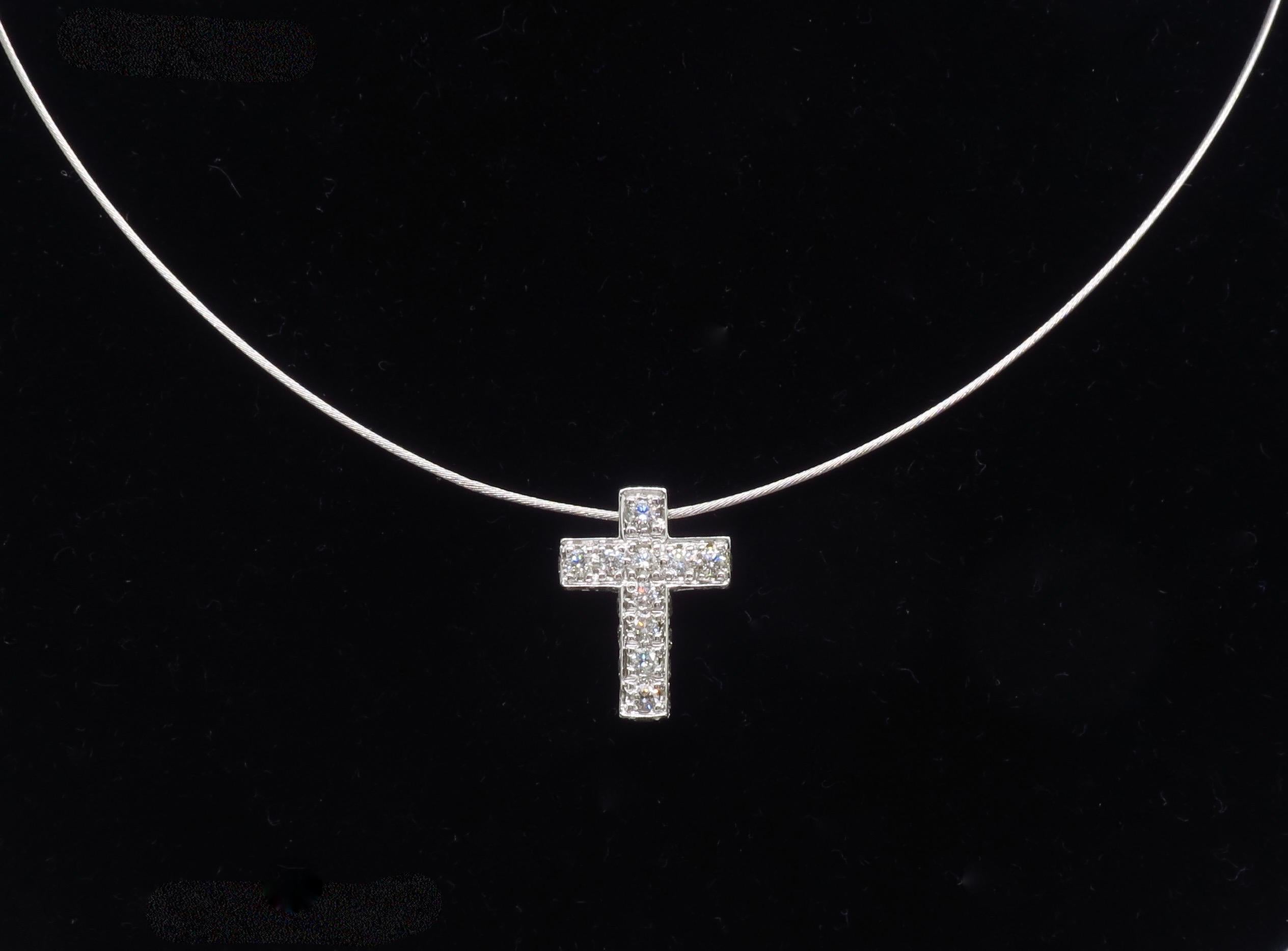 Collier croix incrustée de diamants 1,65CTW en vente 3