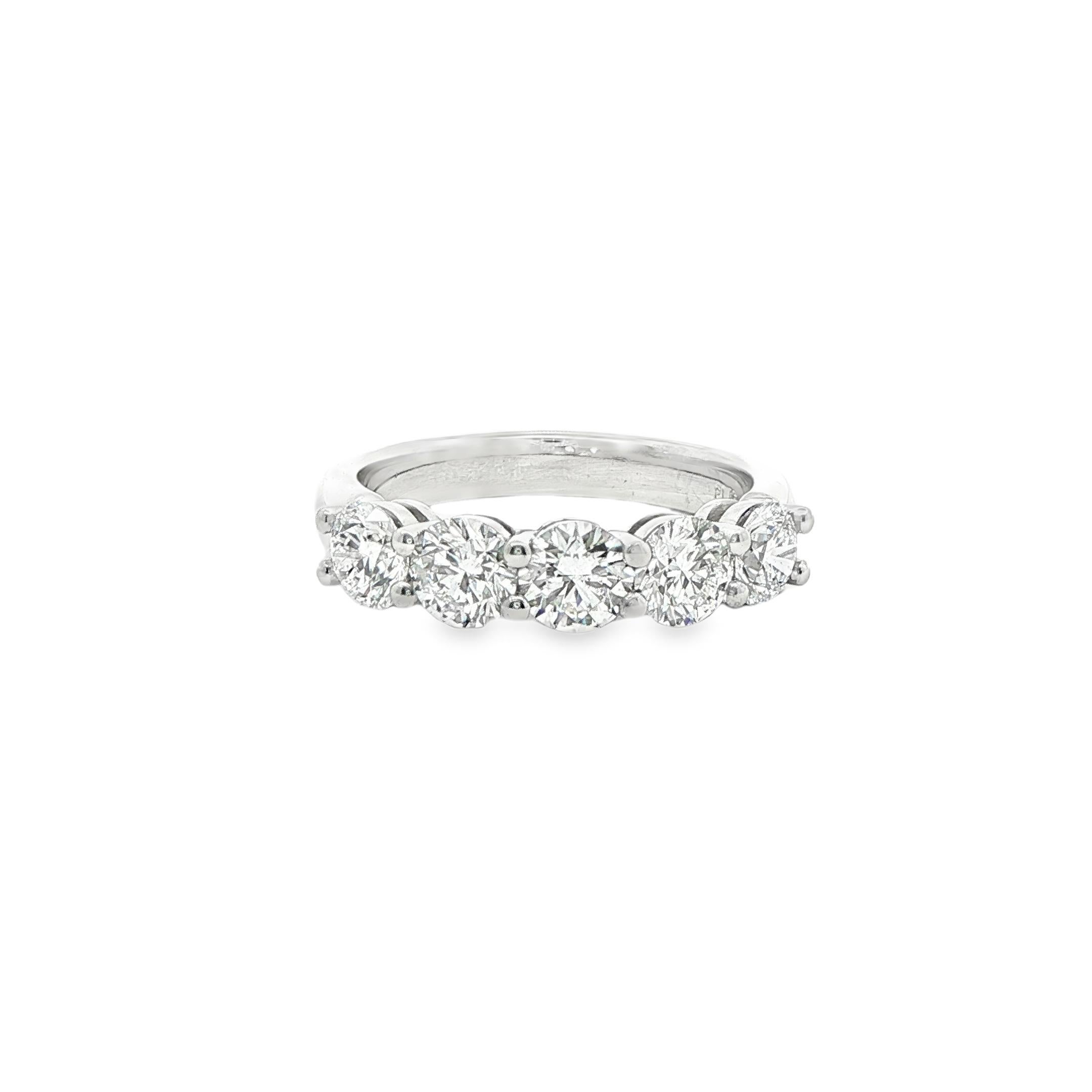 Taglio rotondo 1.65CTW Five GIA Certified Round Brilliant Diamond Band in Platinum in vendita