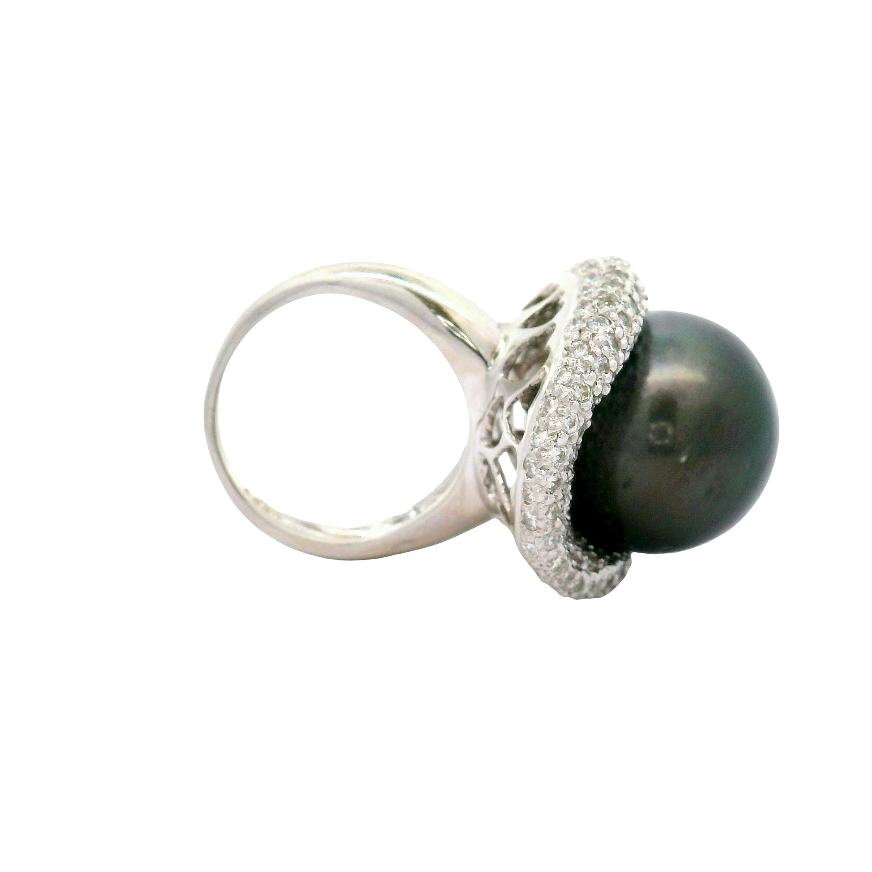 Bague cocktail 16.5mm Tahitian Black Pearl Diamond Pave Platinum Cocktail Ring Pour femmes en vente