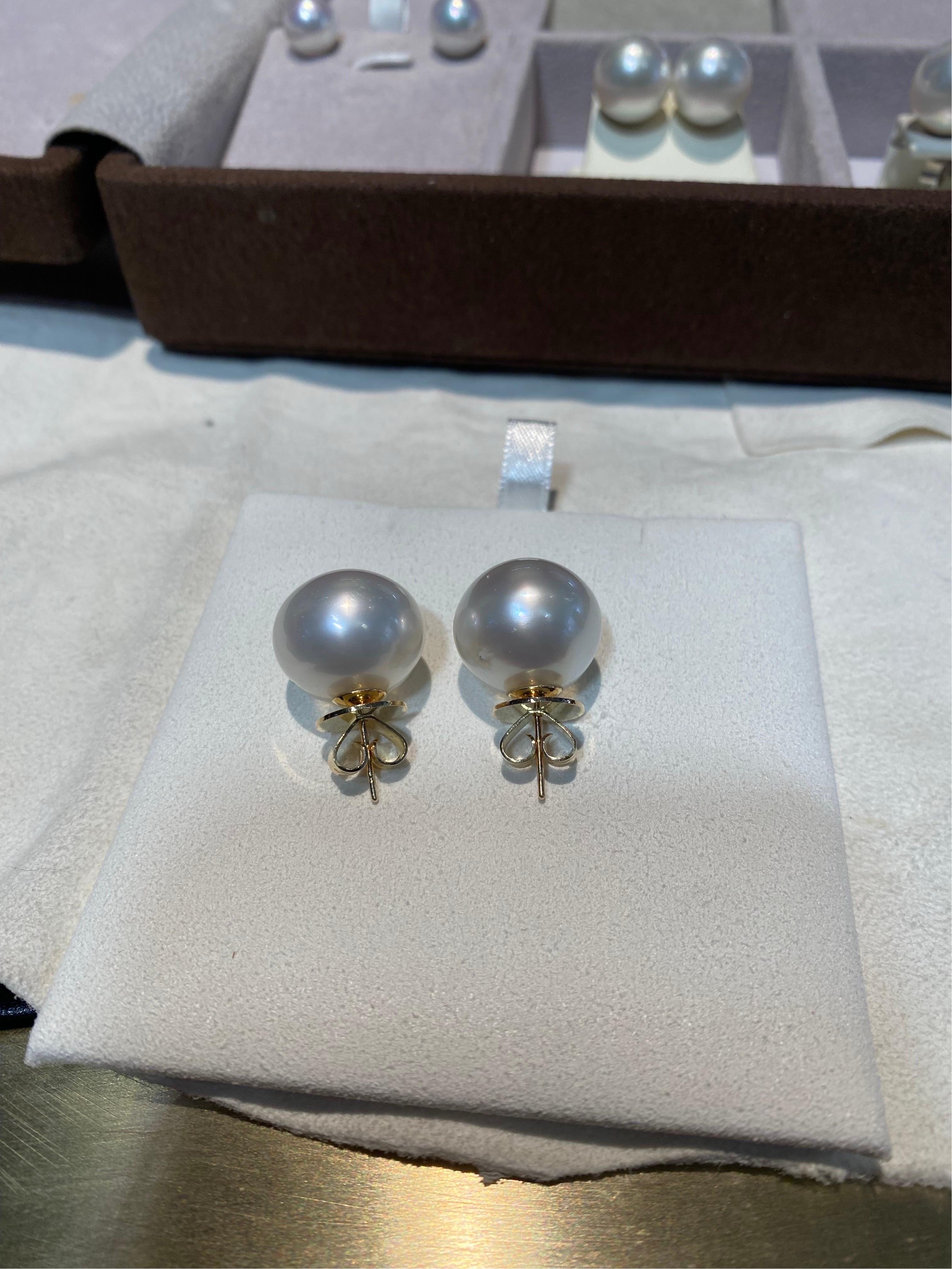 Bead 16.5mm White South Sea Pearl Ear Stud in 18k Yellow Gold For Sale
