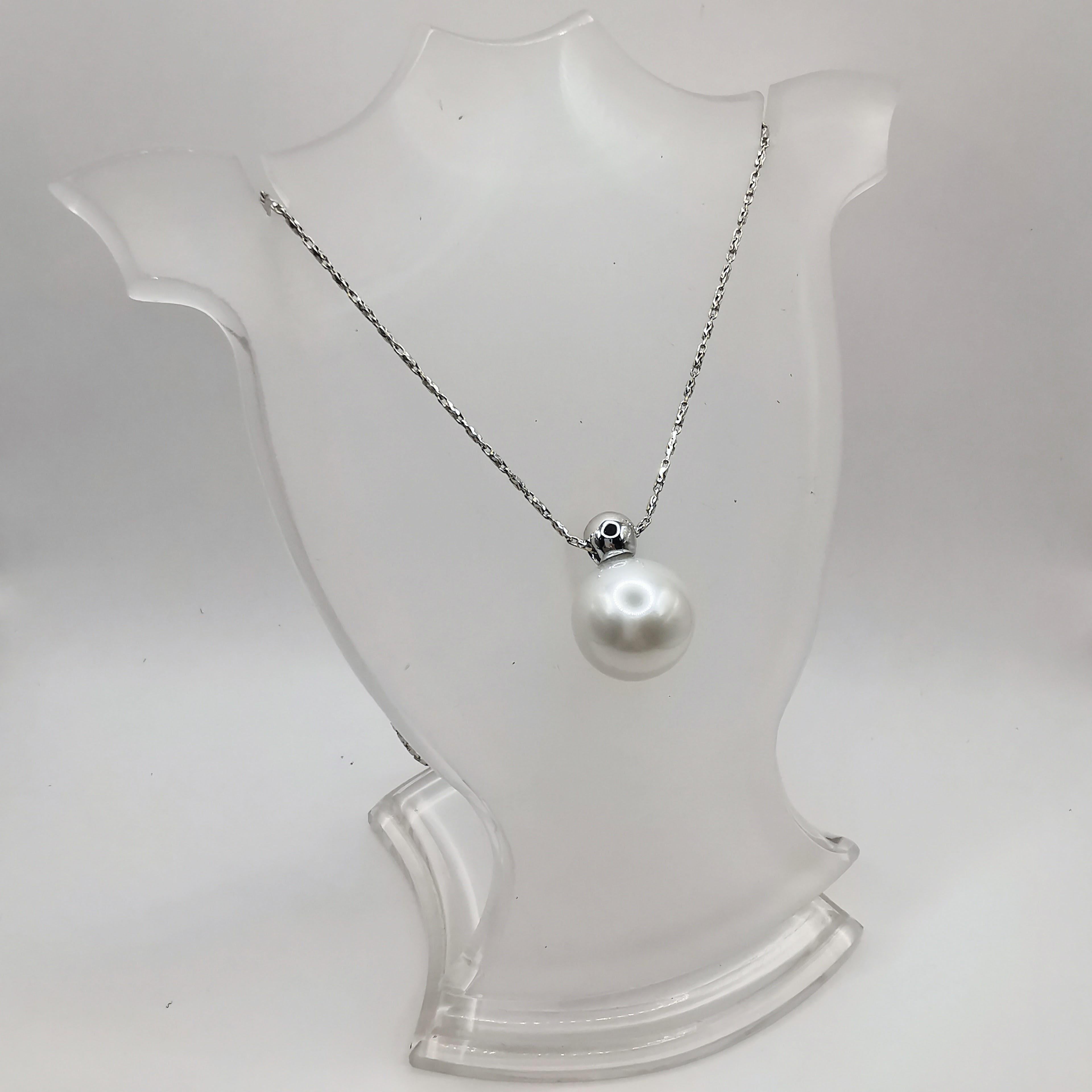16.5mm White South Sea Pearl Pendant in 18K White Gold In New Condition For Sale In Wan Chai District, HK
