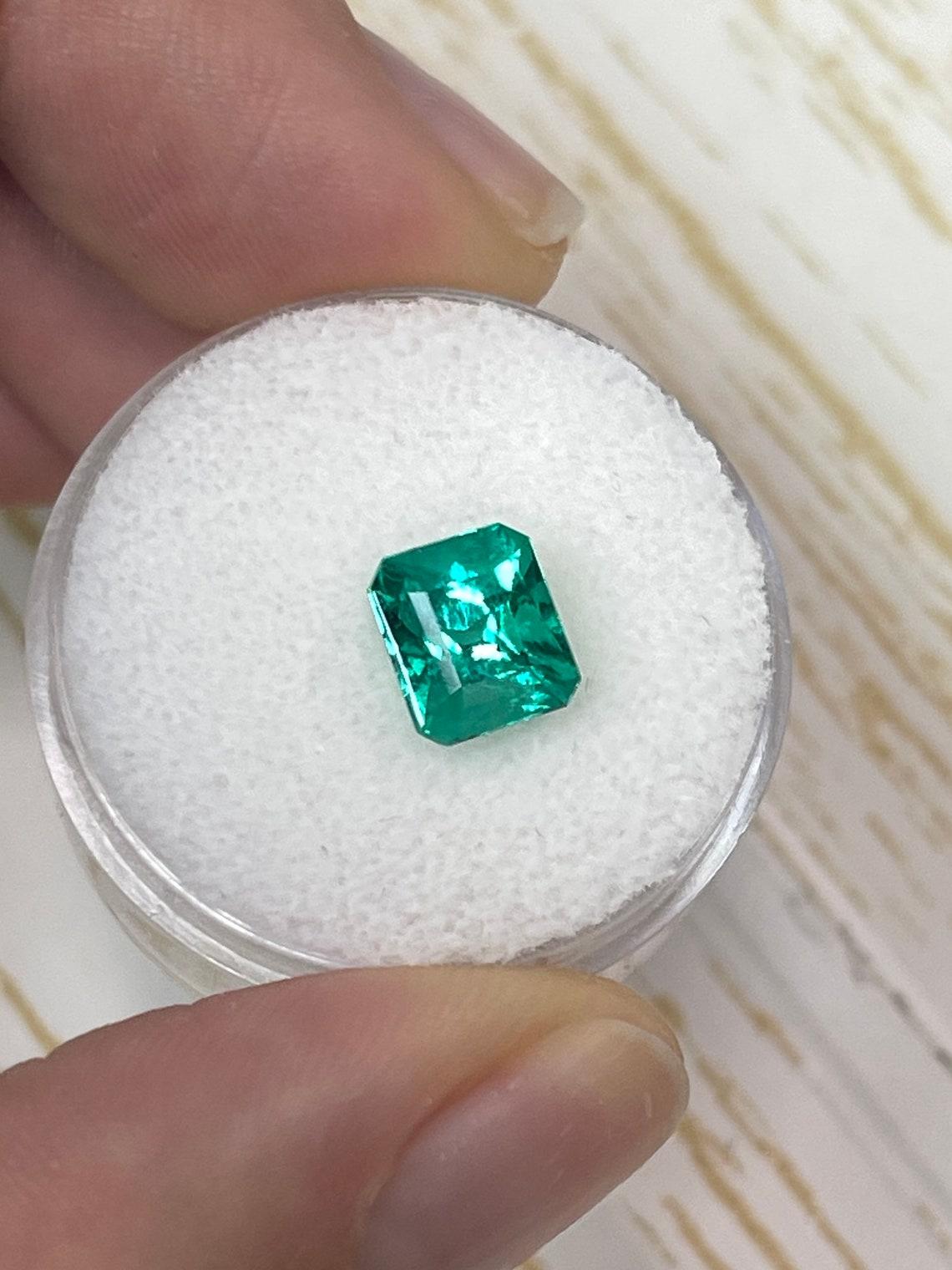 1,66 Karat Zertifizierter Muzo Grüner Kolumbianischer Smaragd - Öltropfen Effekt AAA+ Edelstein im Zustand „Neu“ im Angebot in Jupiter, FL