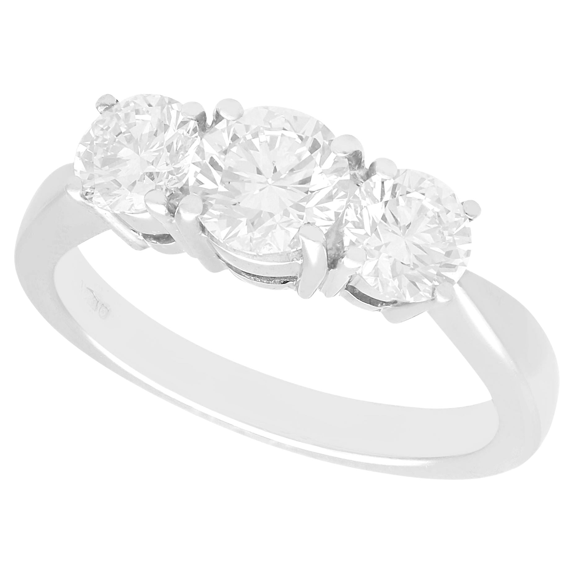 Anello Trilogy con diamante e platino da 1,66 carati