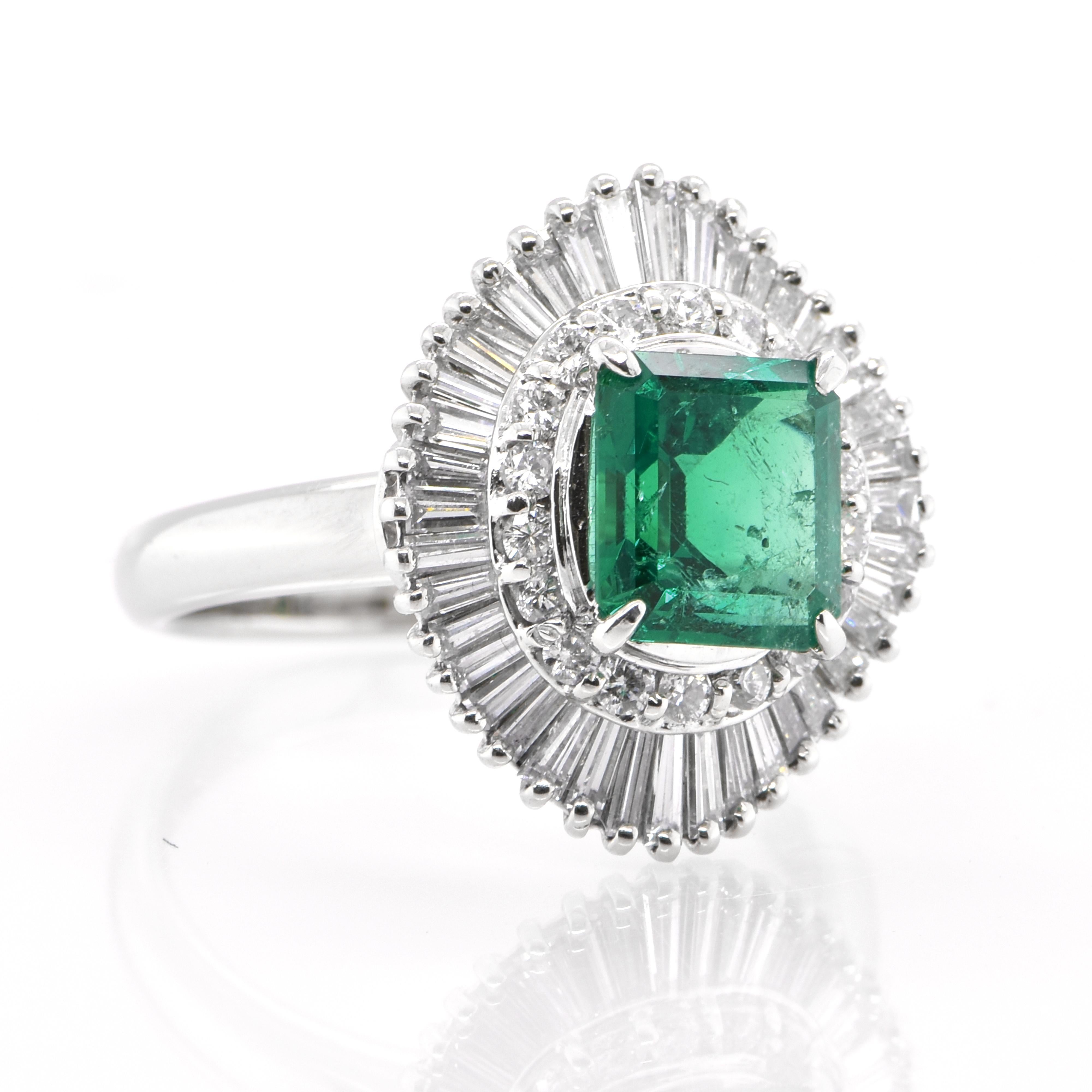 Modern 1.66 Carat Natural Emerald and Diamond Ballerina Ring Set in Platinum For Sale