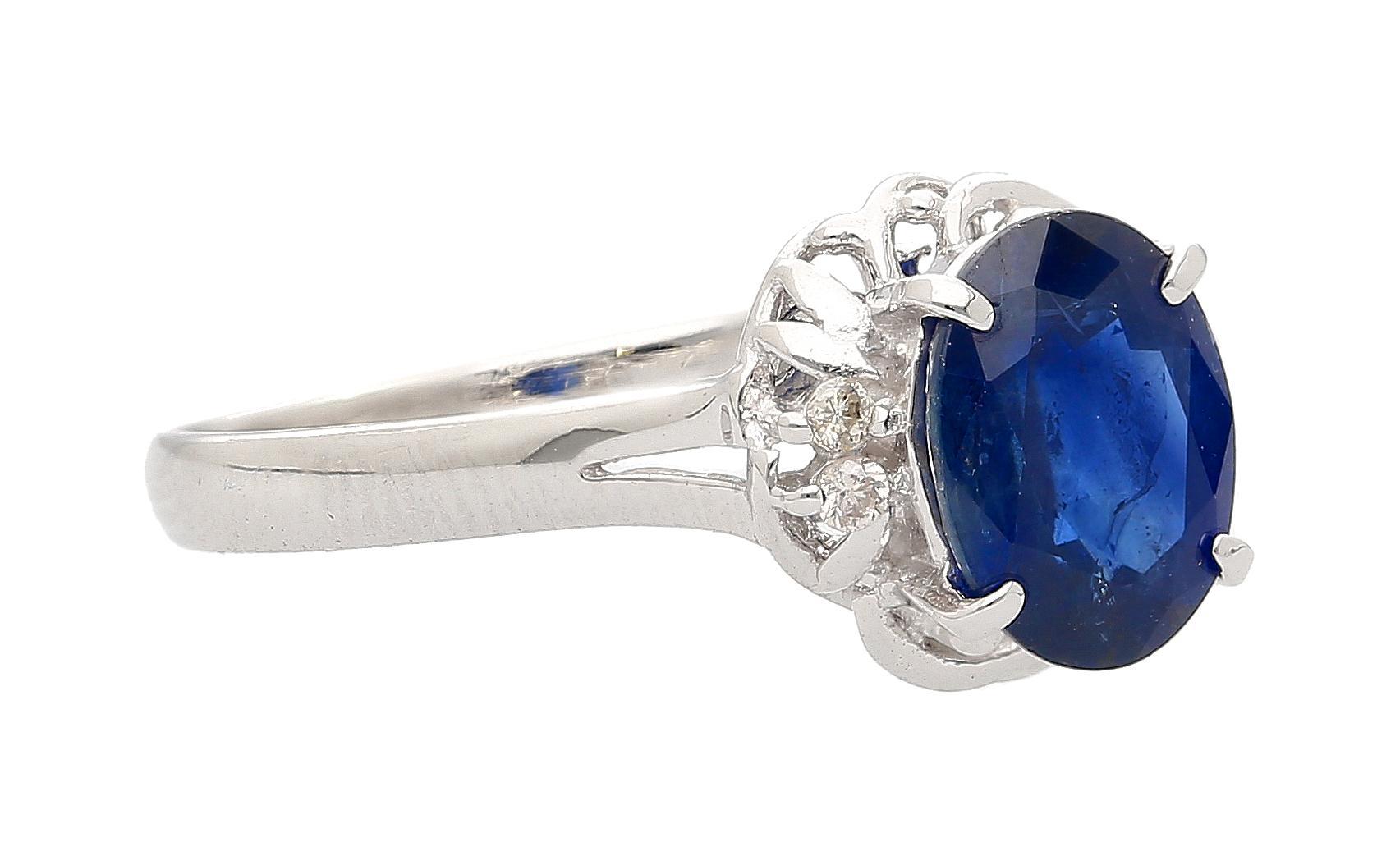 1,66 Karat ovaler blauer Saphir und Diamant Platin Dainty-Ring Damen im Angebot