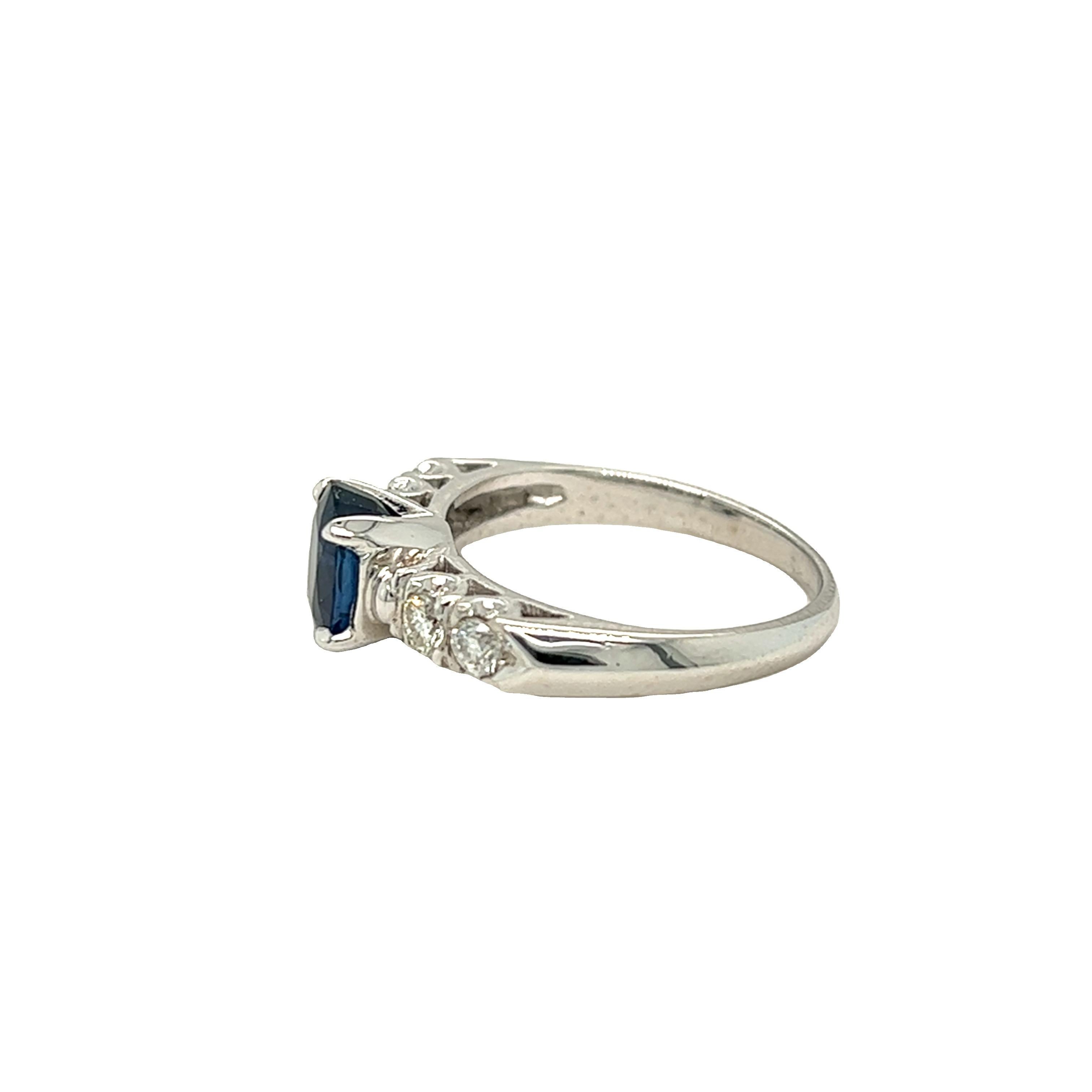 Oval Cut 1.66 Carat Oval Sapphire and Diamond Ring 18k White Gold For Sale